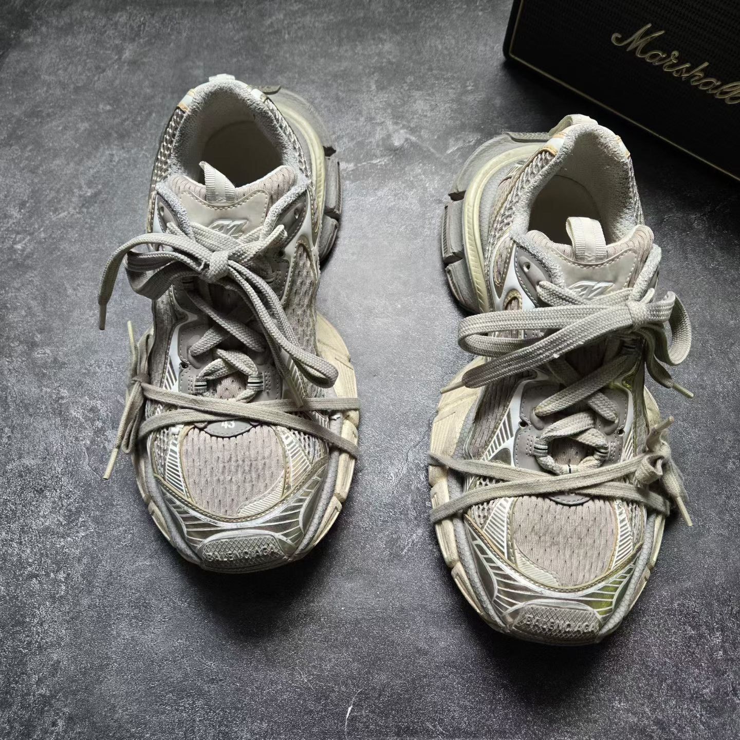 Balenciaga Balenciaga Beige Lowtop Sneakers XXXL Men Size US 10 / EU 43 - 2 Thumbnail