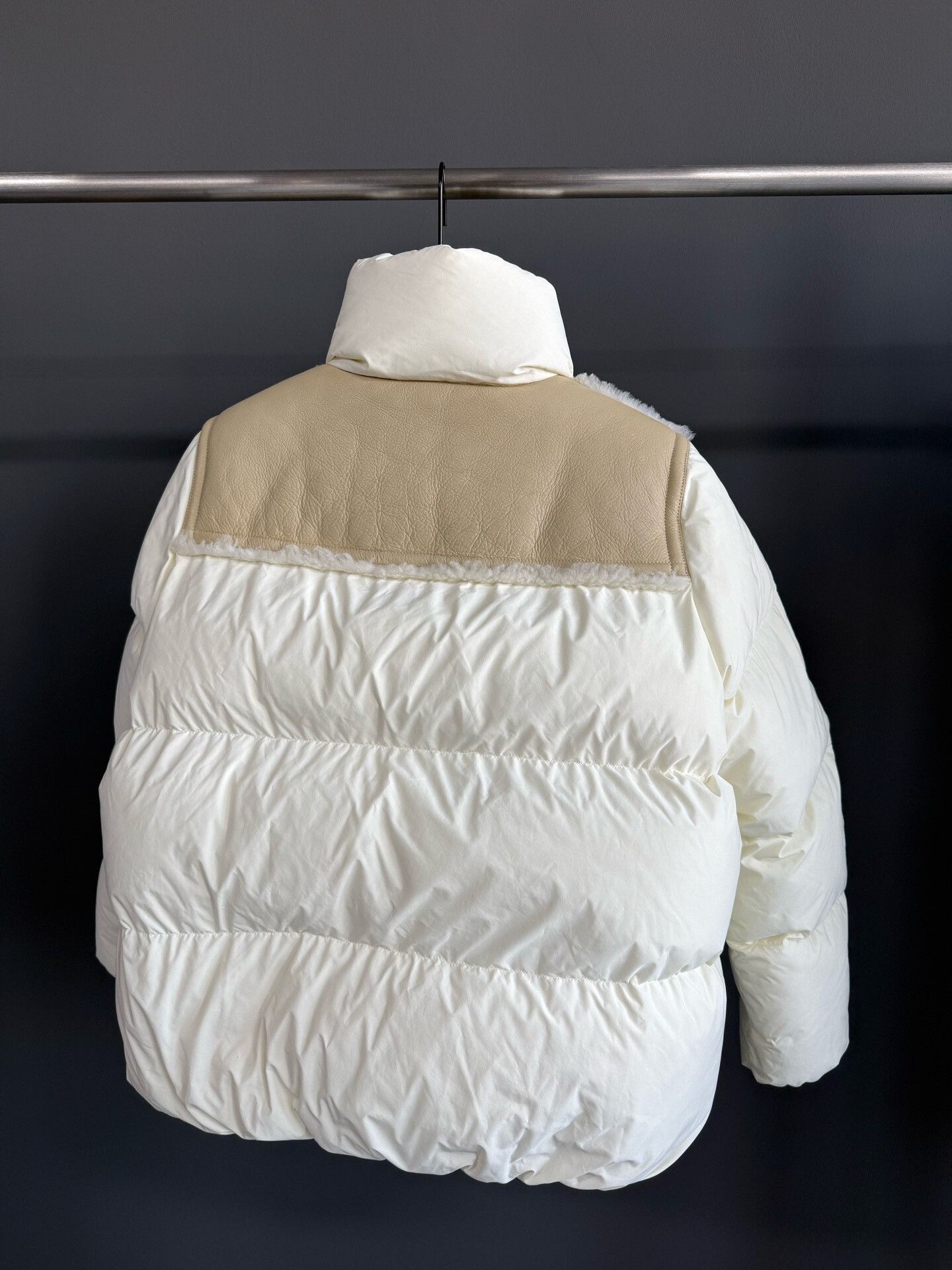Moncler Moncler White Down Jacket M Women Size M / US 6-8 / IT 42-44 - 2 Thumbnail