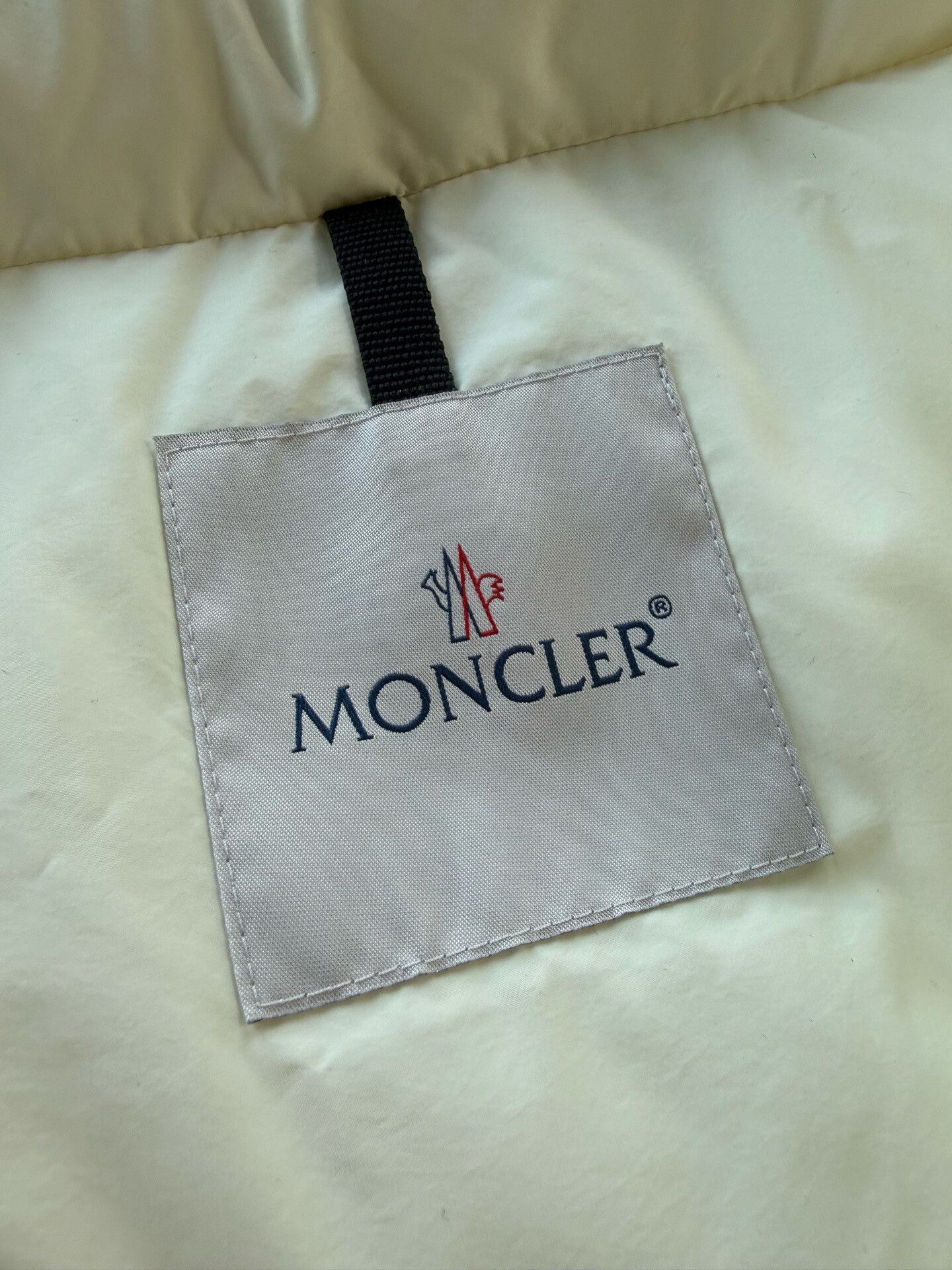 Moncler Moncler White Down Jacket M Women Size M / US 6-8 / IT 42-44 - 4 Thumbnail