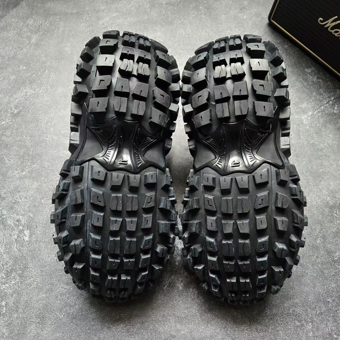 Balenciaga Balenciaga Black Lowtop Sneakers 42 Men Size US 9 / EU 42 - 7 Thumbnail