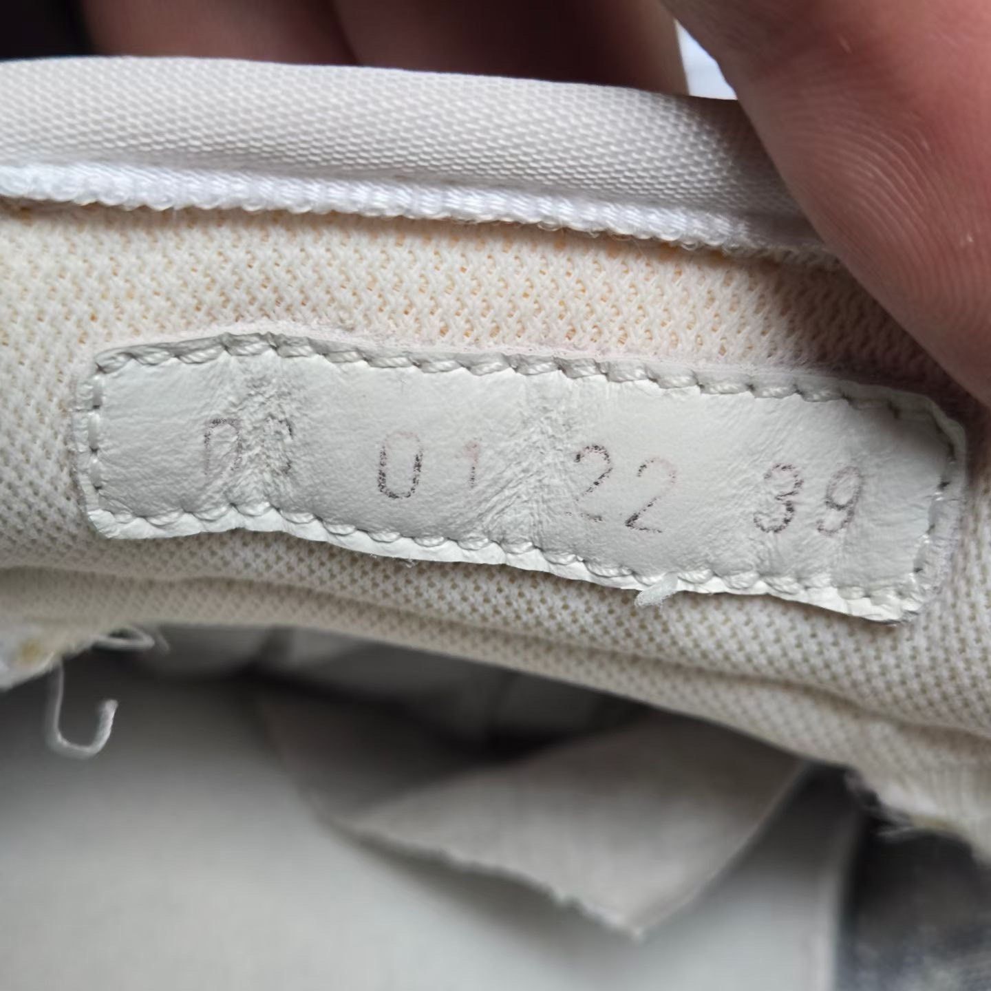 Dior Dior White Lowtop Sneakers 25 Women Size US 8 / IT 38 - 5 Thumbnail