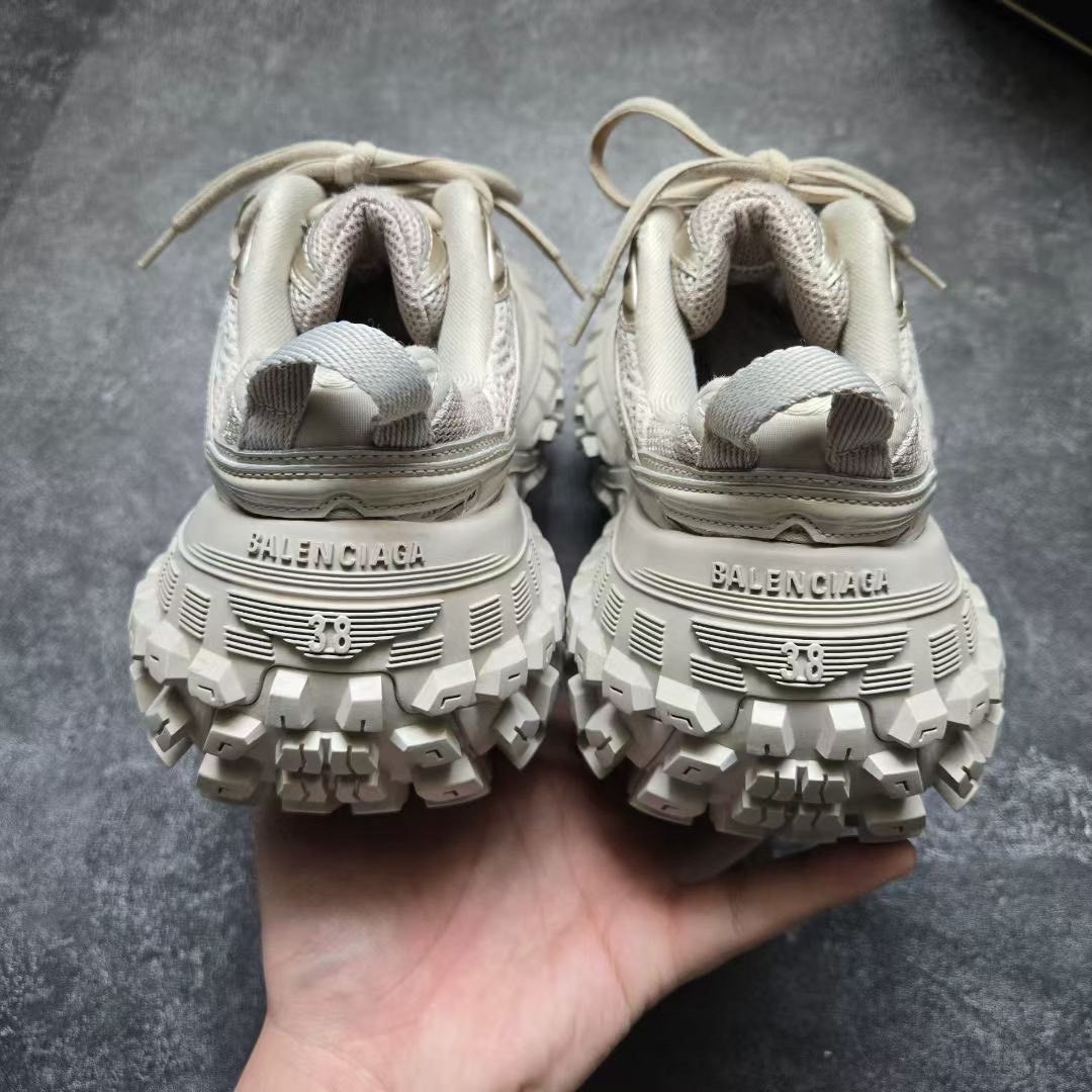 Balenciaga Balenciaga Brown Lowtop Sneakers 38 Women Size US 7.5 / IT 37.5 - 3 Thumbnail