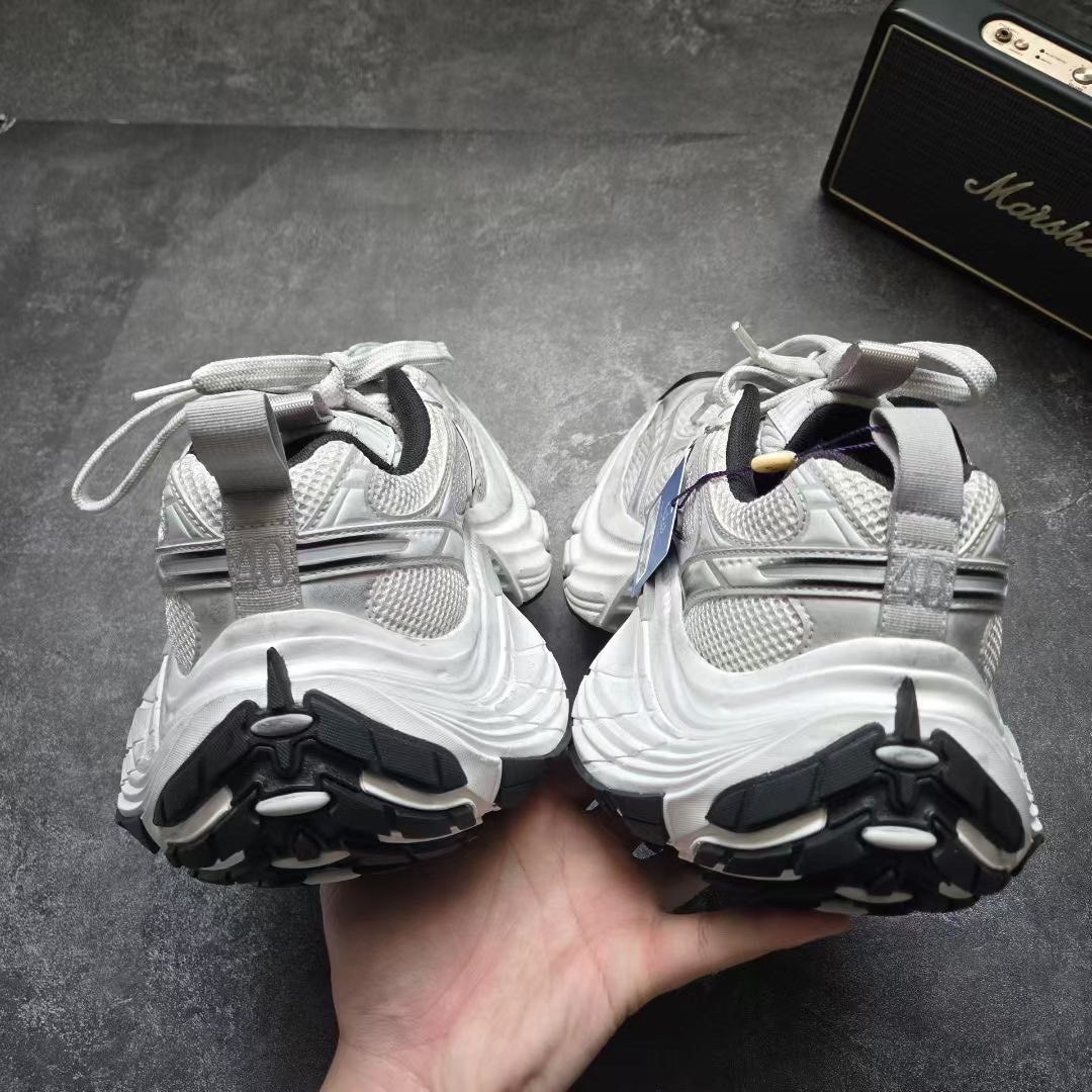 Balenciaga Balenciaga White Lowtop Sneakers XL Women Size US 8 / IT 38 - 3 Thumbnail