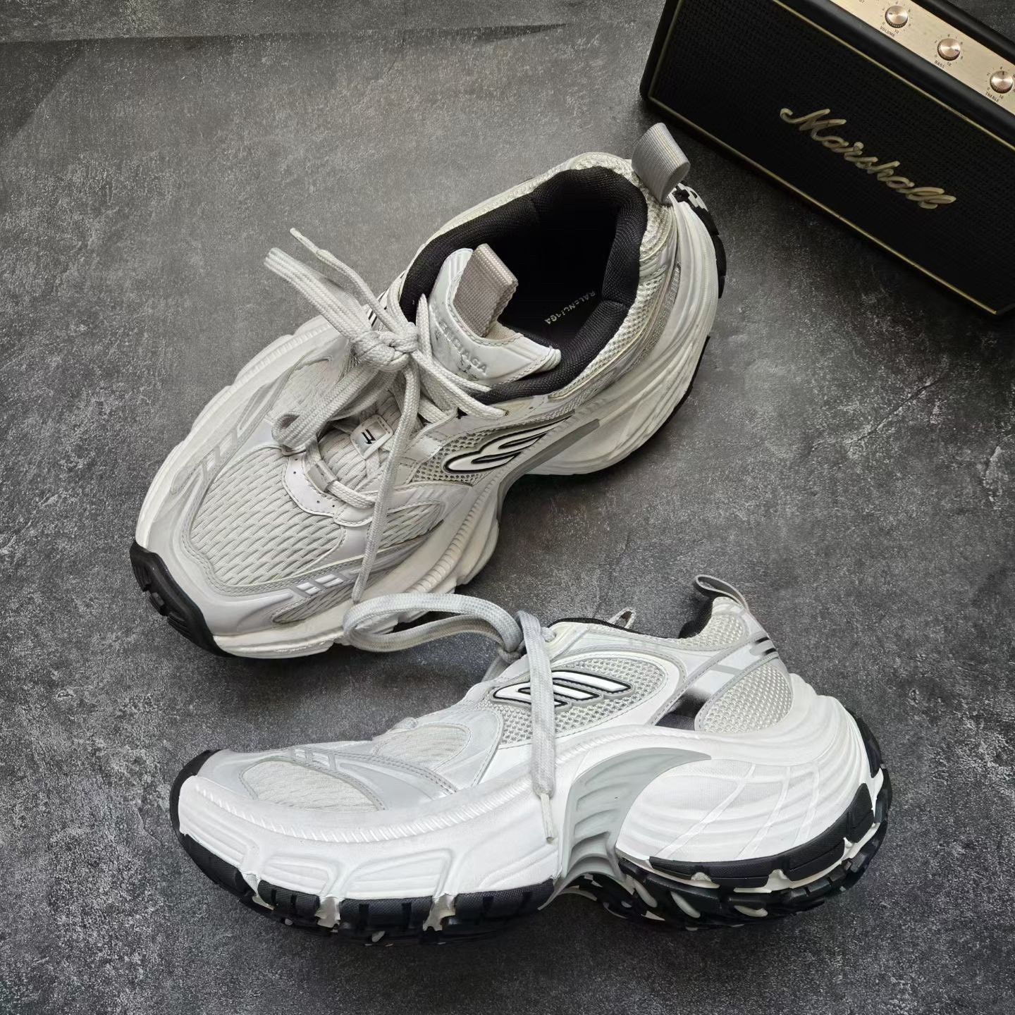 Balenciaga Balenciaga White Lowtop Sneakers XL Men Size US 10 / EU 43 - 4 Thumbnail