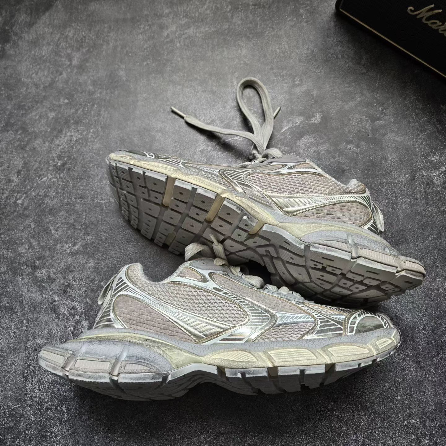 Balenciaga Balenciaga Beige Lowtop Sneakers XXXL Men Size US 10 / EU 43 - 8 Thumbnail