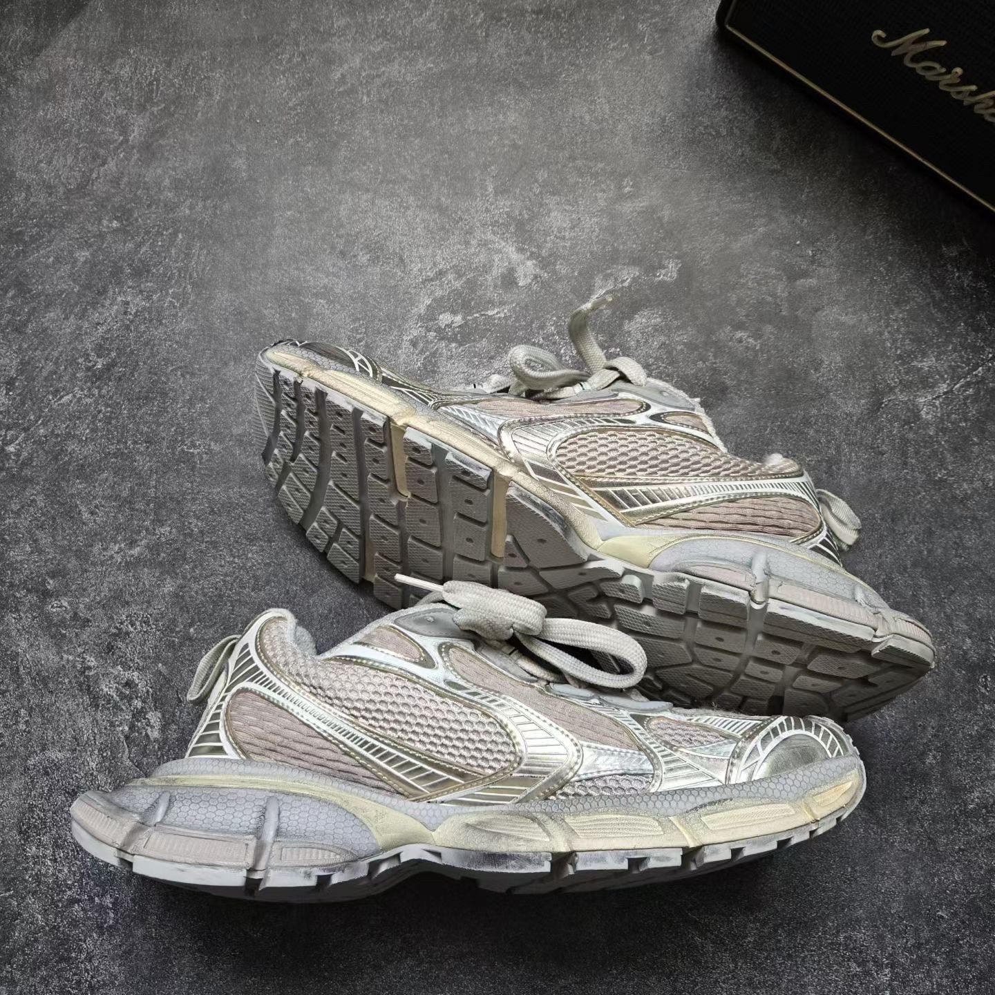 Balenciaga Balenciaga Beige Lowtop Sneakers XXXL Men Size US 10 / EU 43 - 9 Thumbnail