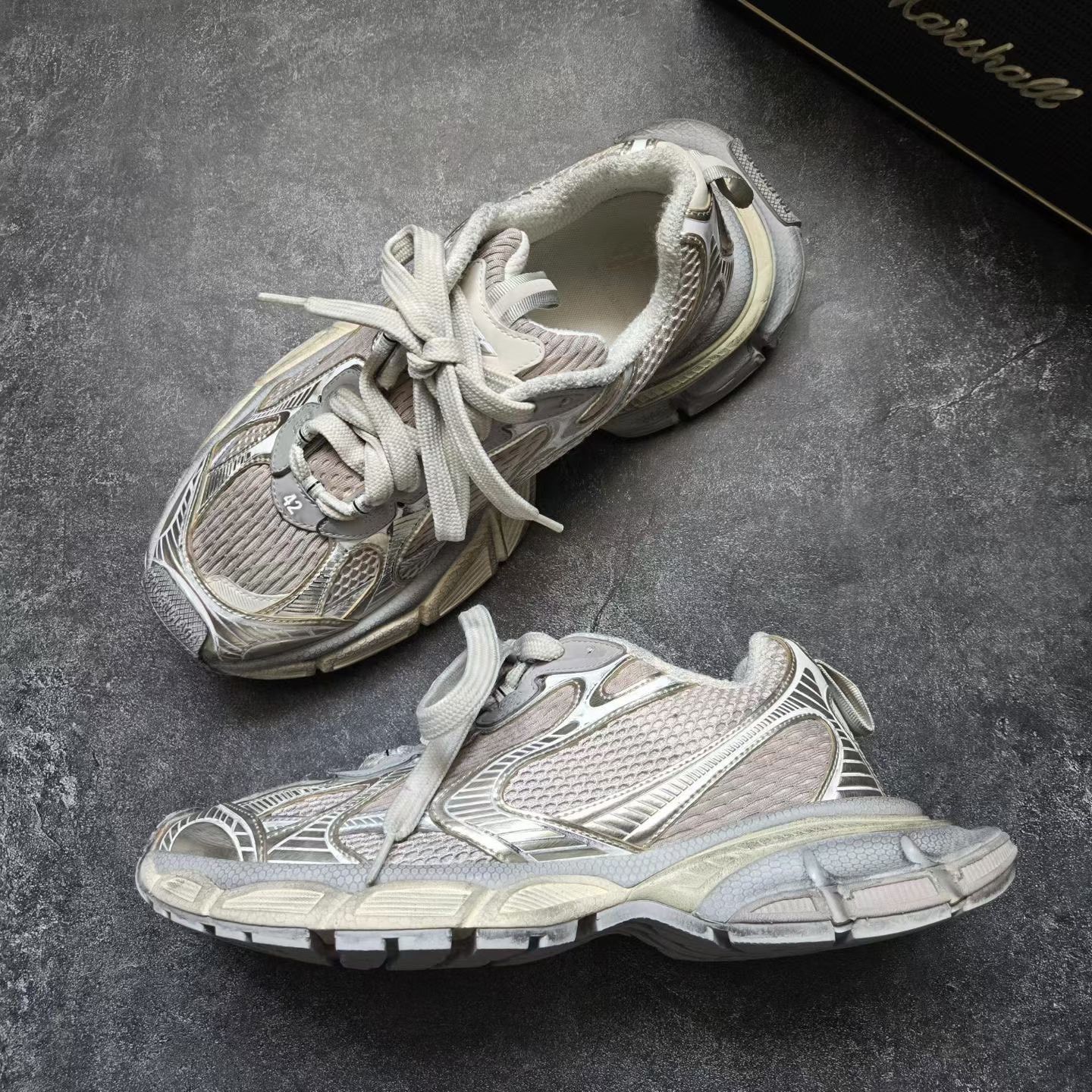 Balenciaga Balenciaga Beige Lowtop Sneakers XXXL Men Size US 10 / EU 43 - 4 Thumbnail