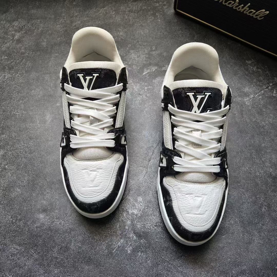Louis Vuitton Louis Vuitton Training Black Lowtop Sneakers 38 Women Size US 7.5 / IT 37.5 - 2 Thumbnail