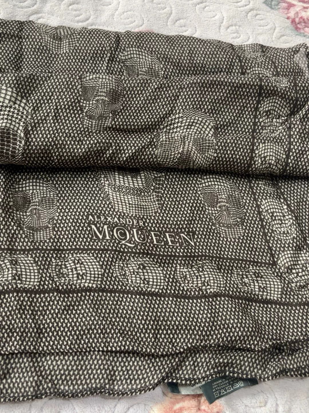 Alexander McQueen Alexander McQueen Classic Scarf Size ONE SIZE - 4 Thumbnail