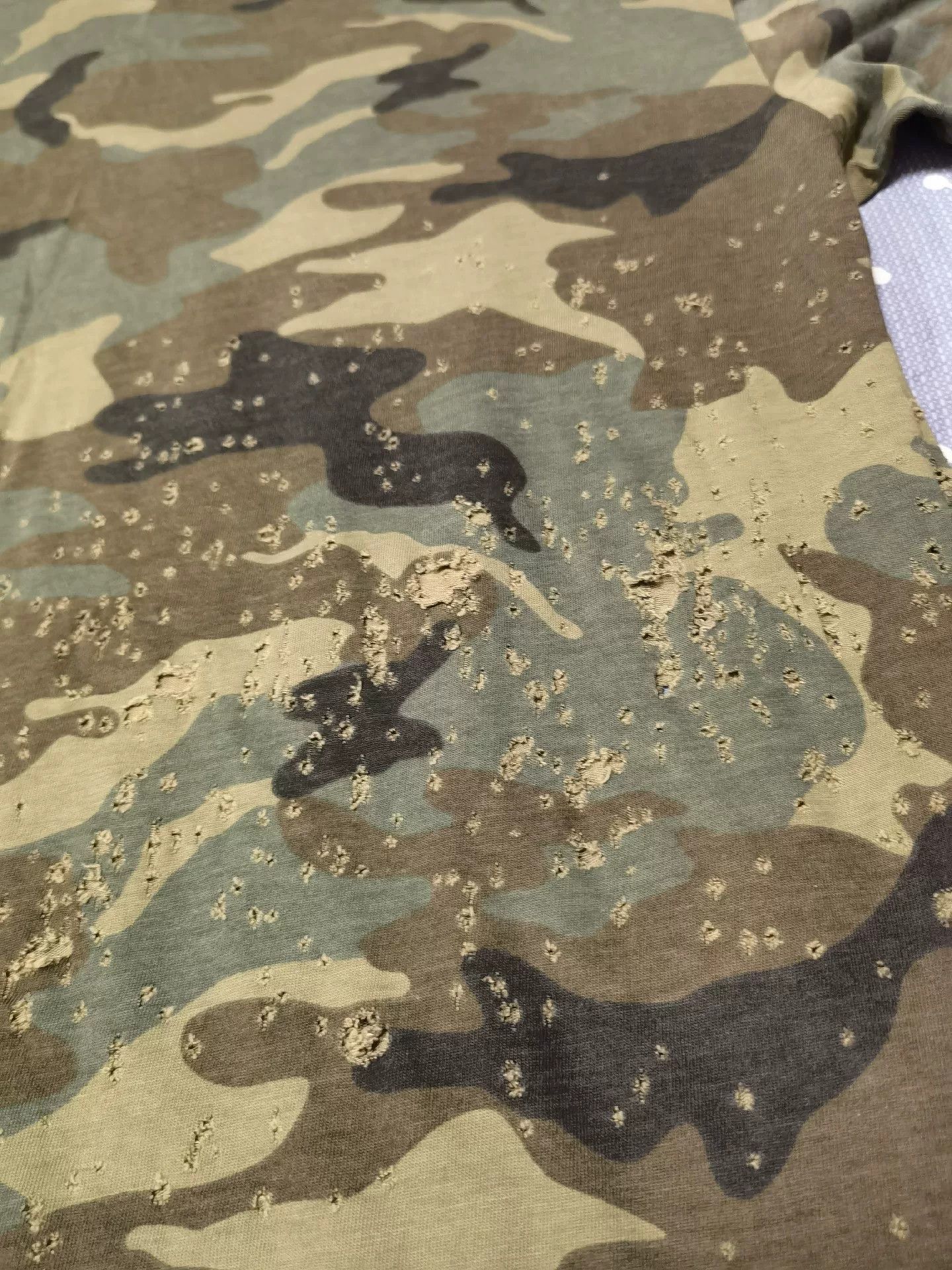 Amiri Amiri Camo Distressed Short Sleeve T-Shirt Size US S / EU 44-46 / 1 - 5 Thumbnail