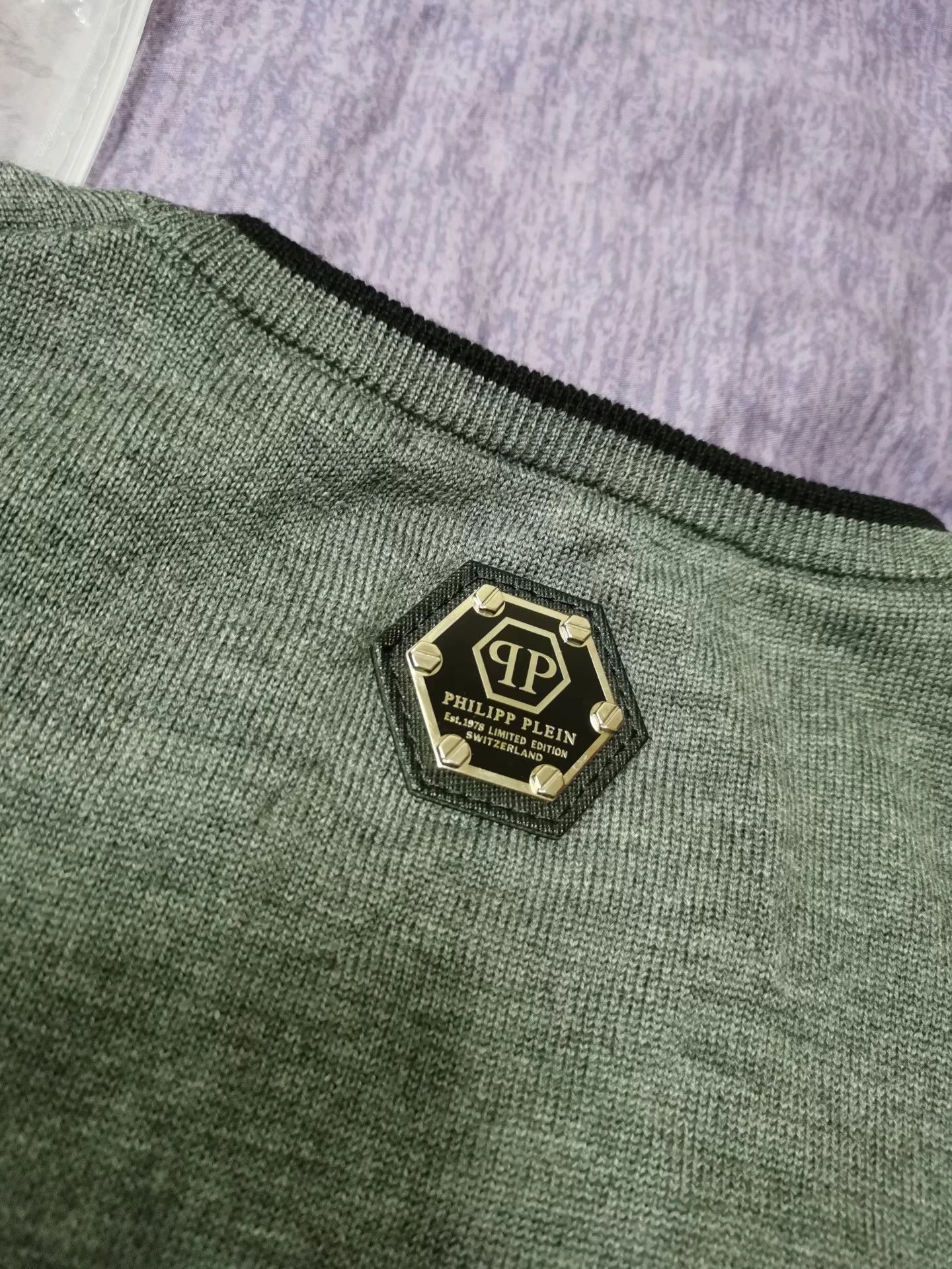Philipp Plein Philipp Plein PP Skull V-Neck Wool Sweater Size US M / EU 48-50 / 2 - 8 Thumbnail