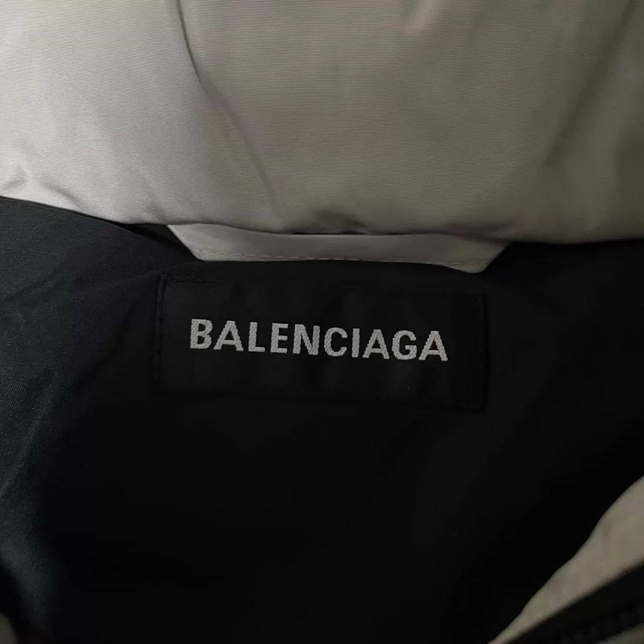 Balenciaga White Puffer Jacket - Size S Size US S / EU 44-46 / 1 - 3 Thumbnail