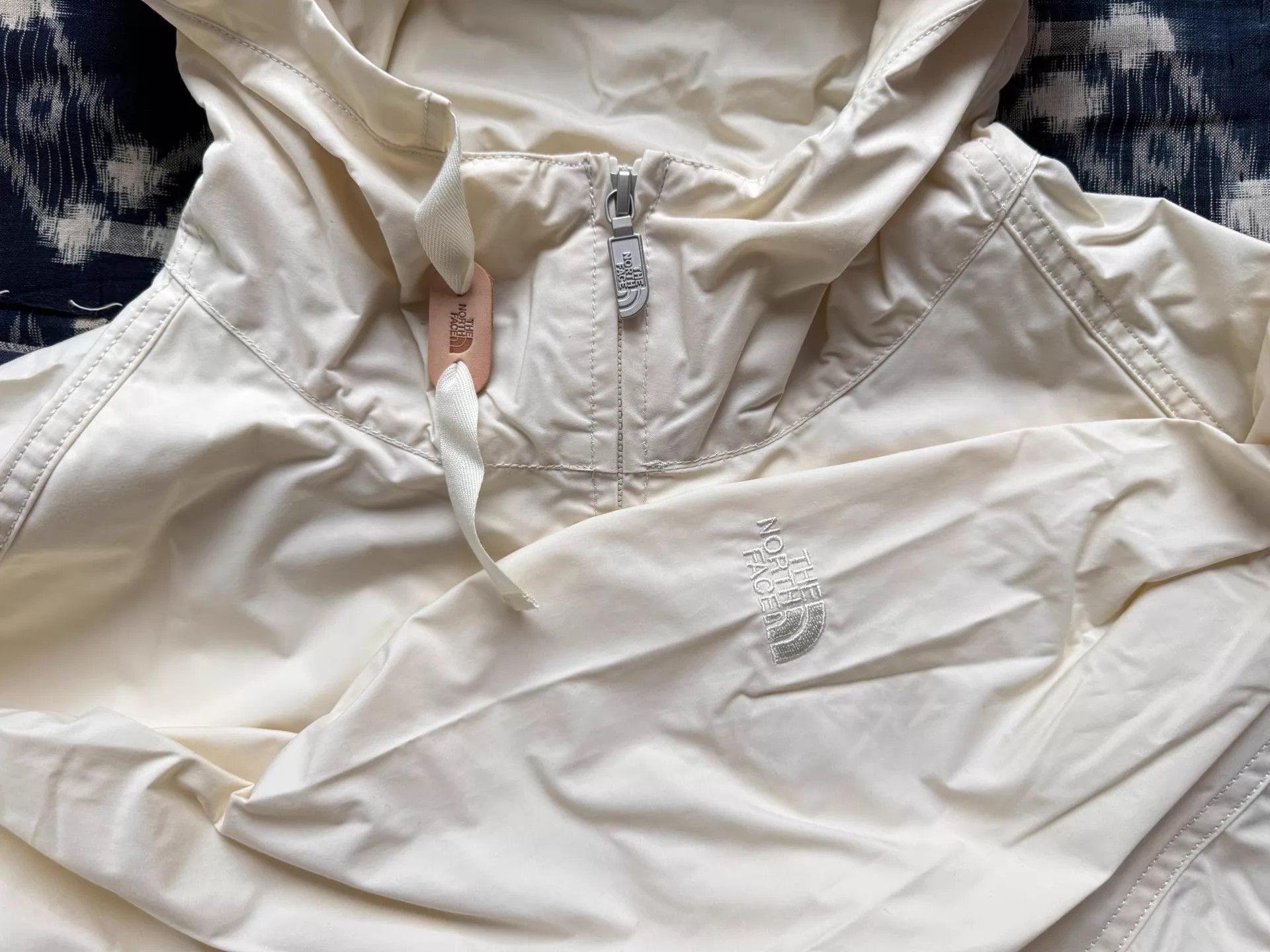 The North Face Beige Hooded Light Jacket Size L Size US L / EU 52-54 / 3 - 7 Thumbnail
