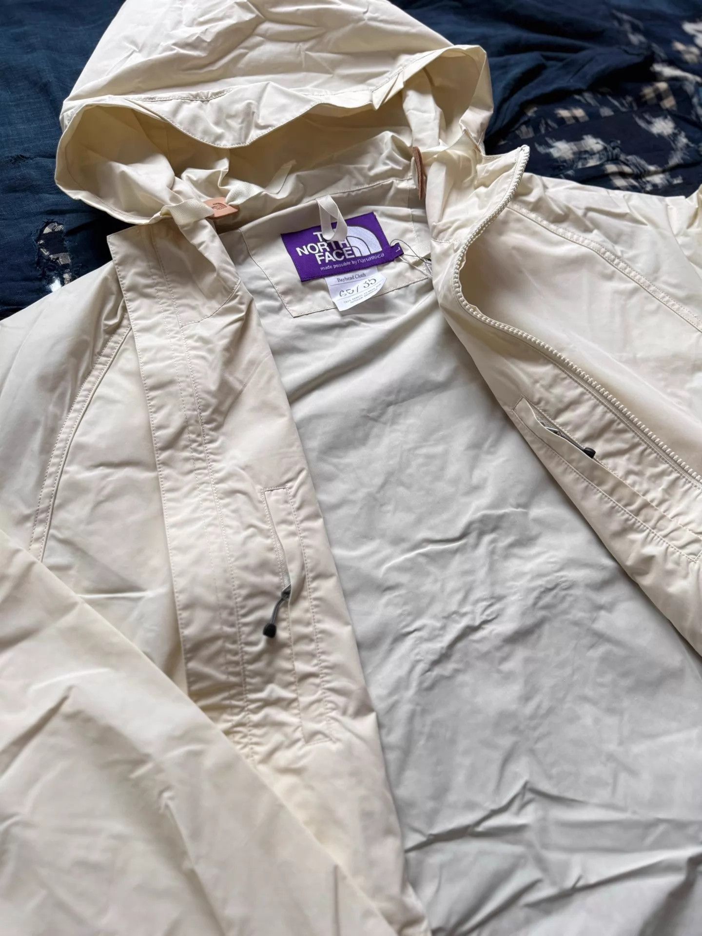 The North Face Beige Hooded Light Jacket Size L Size US L / EU 52-54 / 3 - 8 Thumbnail