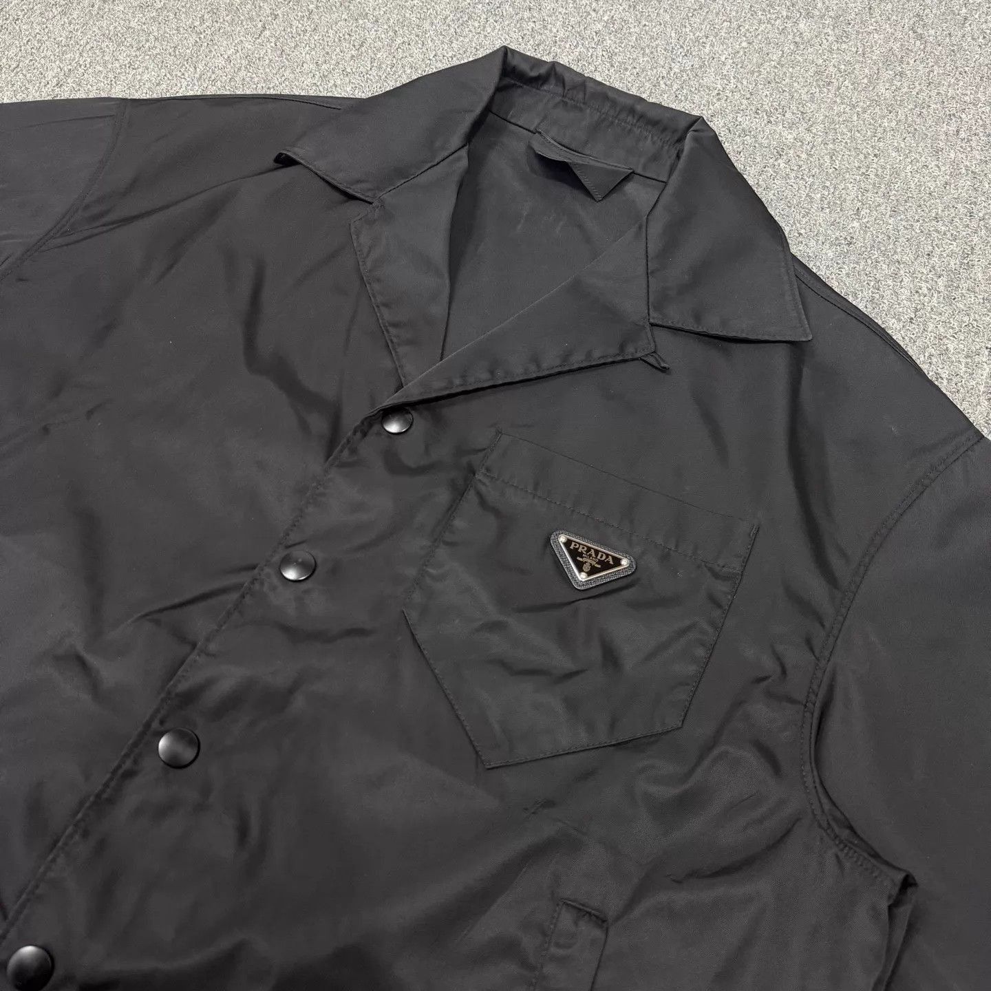 Prada Black Short-Sleeve Button-Up Shirt Size US M / EU 48-50 / 2 - 3 Thumbnail