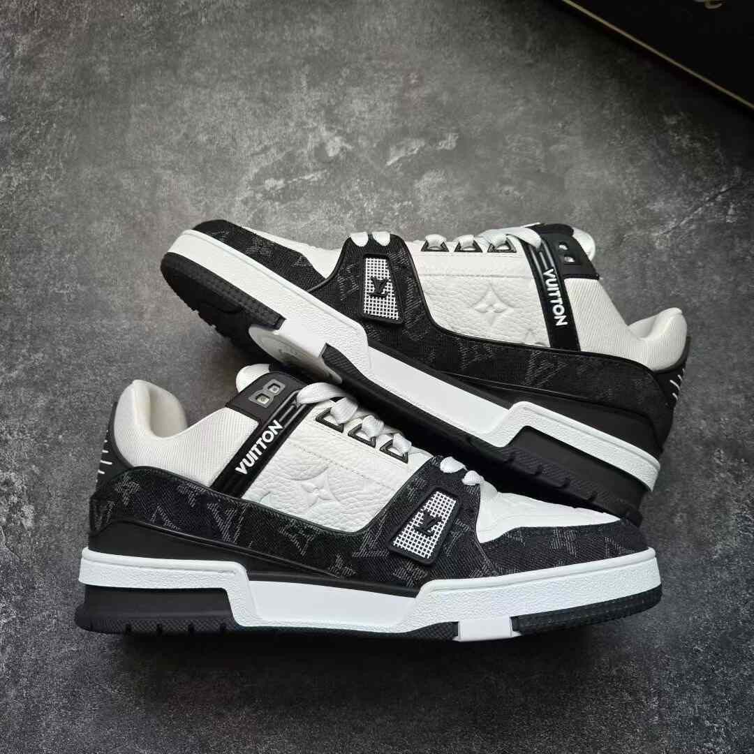 Louis Vuitton Louis Vuitton Training Black Lowtop Sneakers 25 Men Size US 10 / EU 43 - 9 Thumbnail