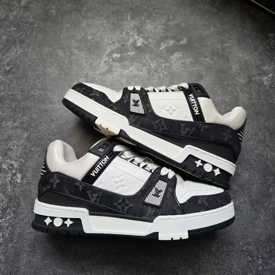 Louis Vuitton Louis Vuitton Training Black Lowtop Sneakers 38 Women Size US 7.5 / IT 37.5 - 8 Thumbnail