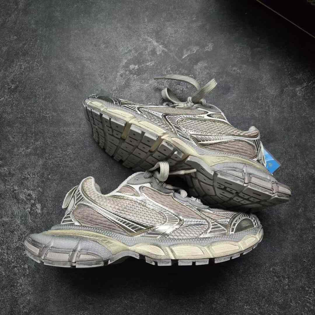 Balenciaga Balenciaga Beige Lowtop Sneakers XXXL Women Size US 8 / IT 38 - 8 Thumbnail