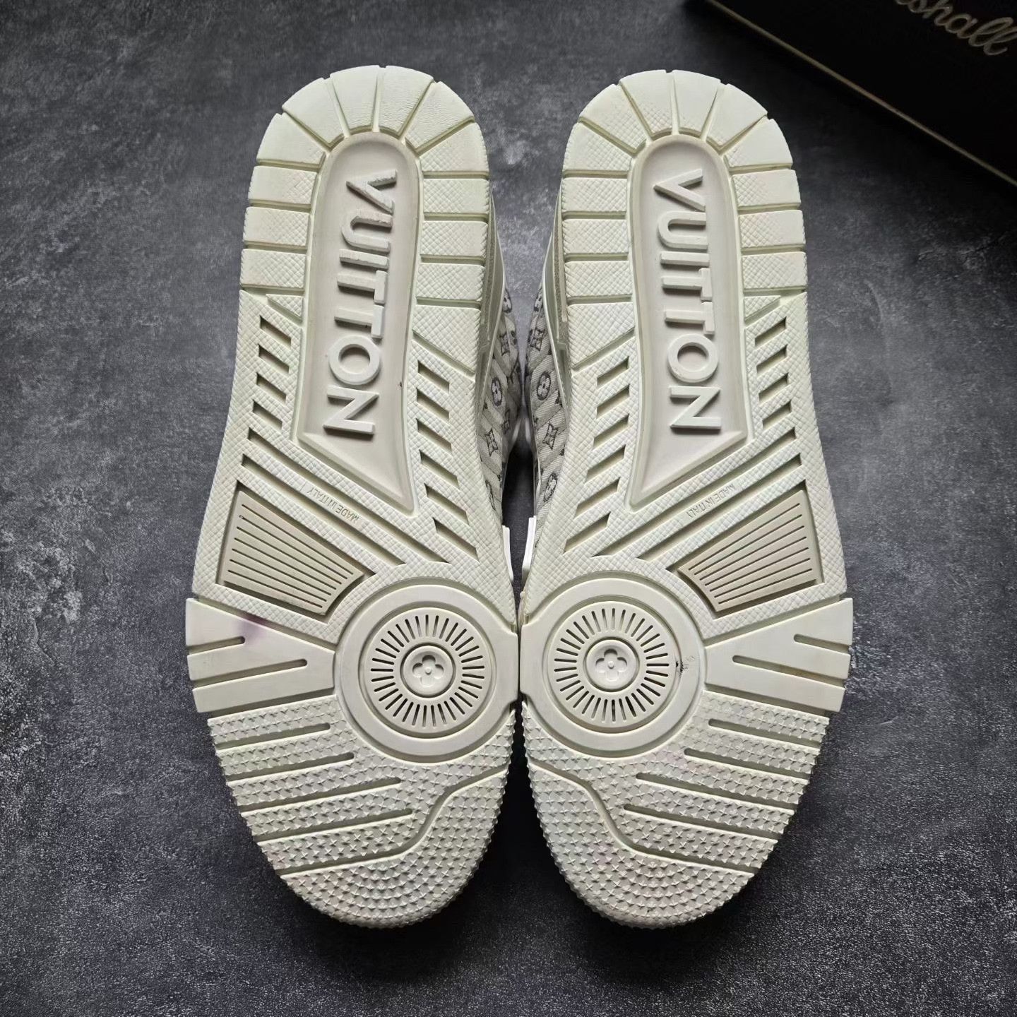 Louis Vuitton Louis Vuitton Training Gray Lowtop Sneakers 41 Men Size US 8.5 / EU 41-42 - 7 Thumbnail