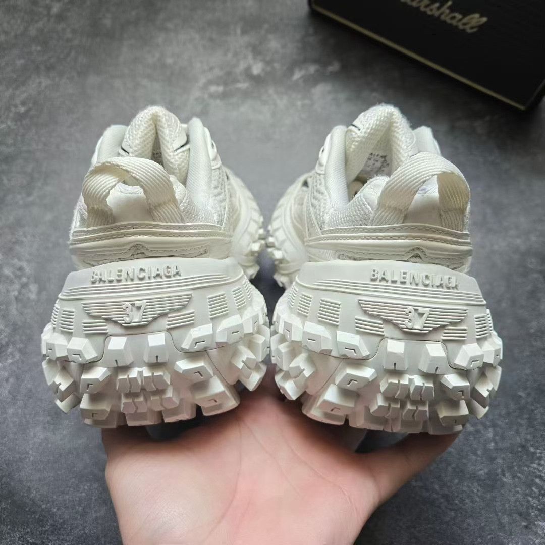 Balenciaga Balenciaga Black Lowtop Sneakers 37 Women Size US 6.5 / IT 36.5 - 3 Thumbnail