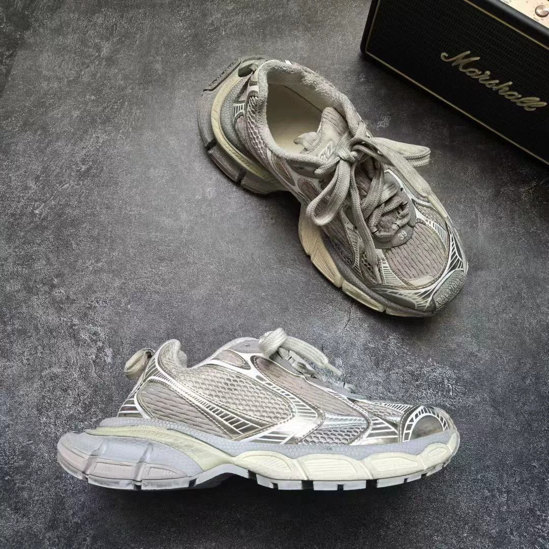Balenciaga Balenciaga Silver Lowtop Sneakers XXXL Women Size US 8 / IT 38 - 6 Thumbnail