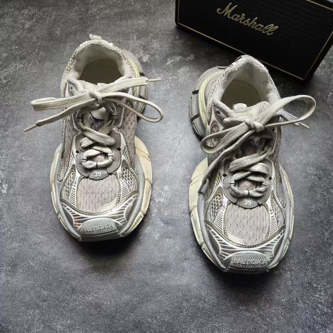 Balenciaga Balenciaga Silver Lowtop Sneakers XXXL Women Size US 8 / IT 38 - 2 Thumbnail