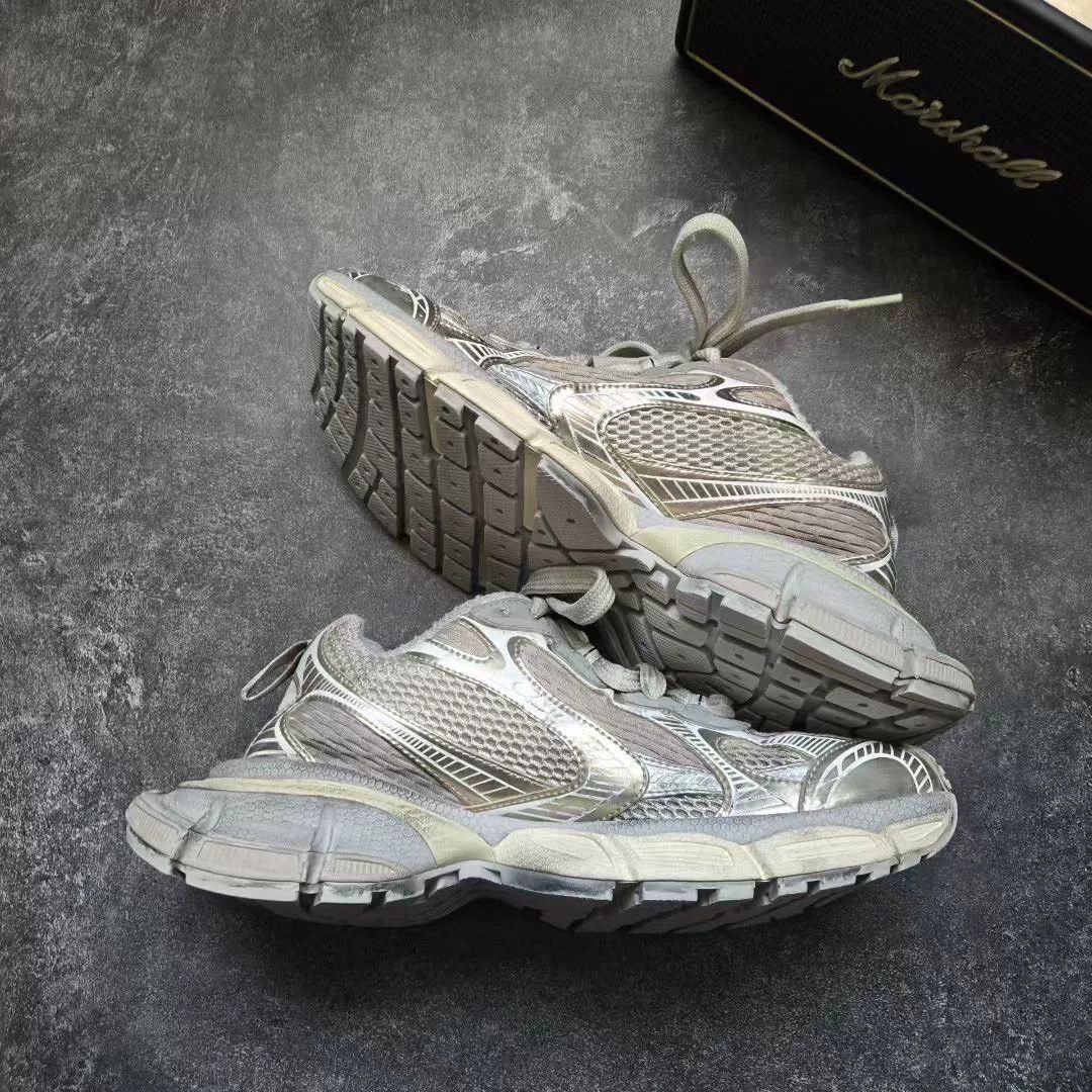 Balenciaga Balenciaga Silver Lowtop Sneakers XXXL Women Size US 8 / IT 38 - 9 Thumbnail