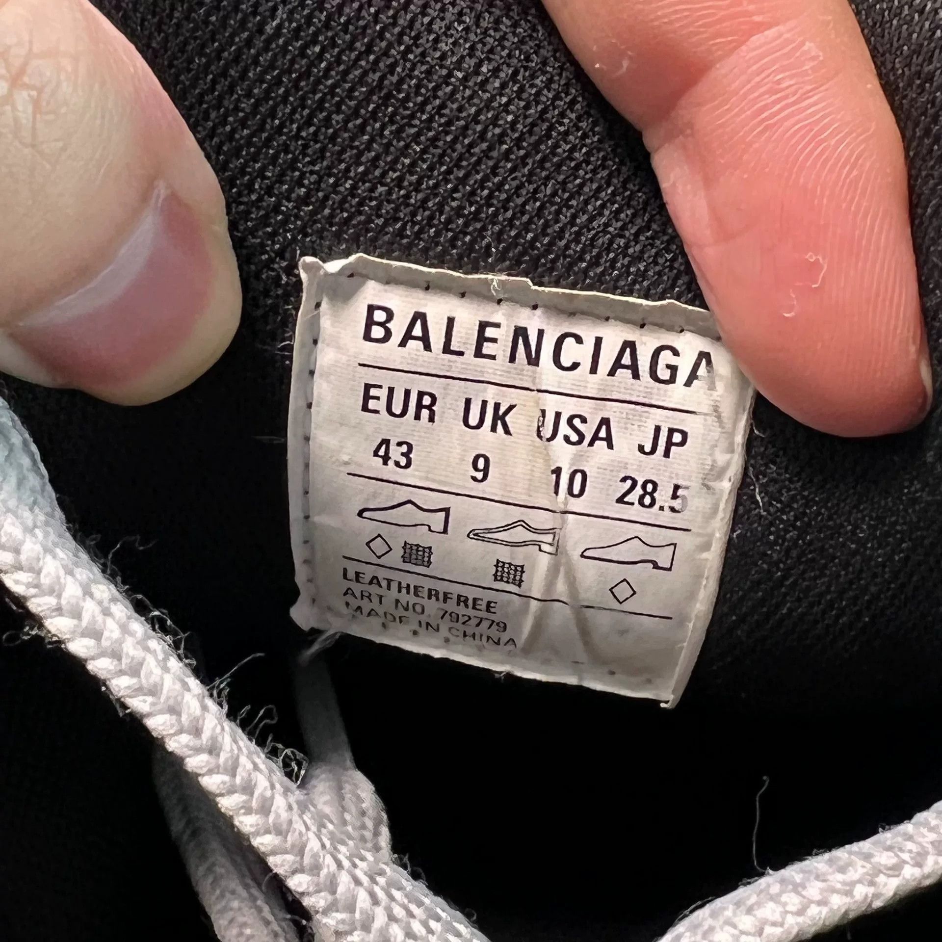 Balenciaga Balenciaga Distressed Multi Lowtop Sneakers XL Men Size US 10 / EU 43 - 7 Thumbnail
