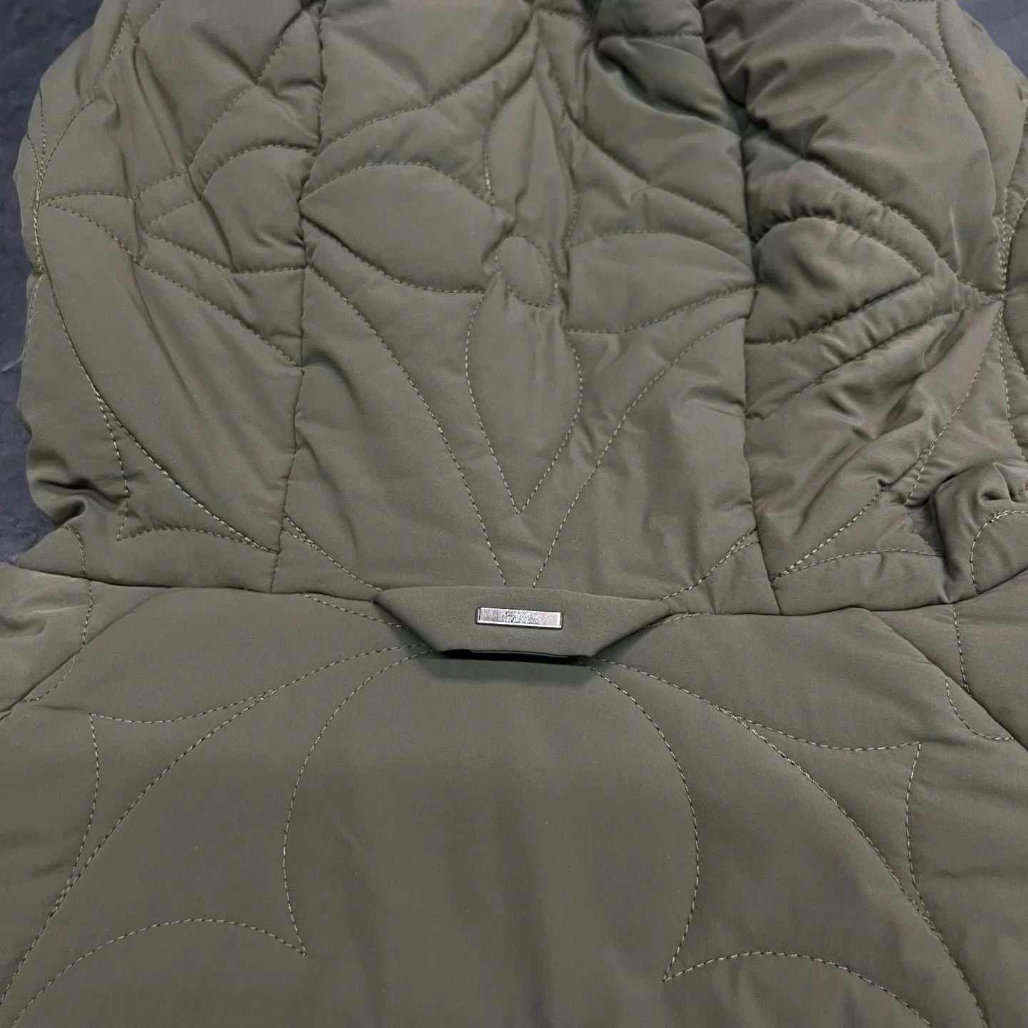 Louis Vuitton Louis Vuitton Green Heavy Coat L Men Size US L / EU 52-54 / 3 - 6 Thumbnail