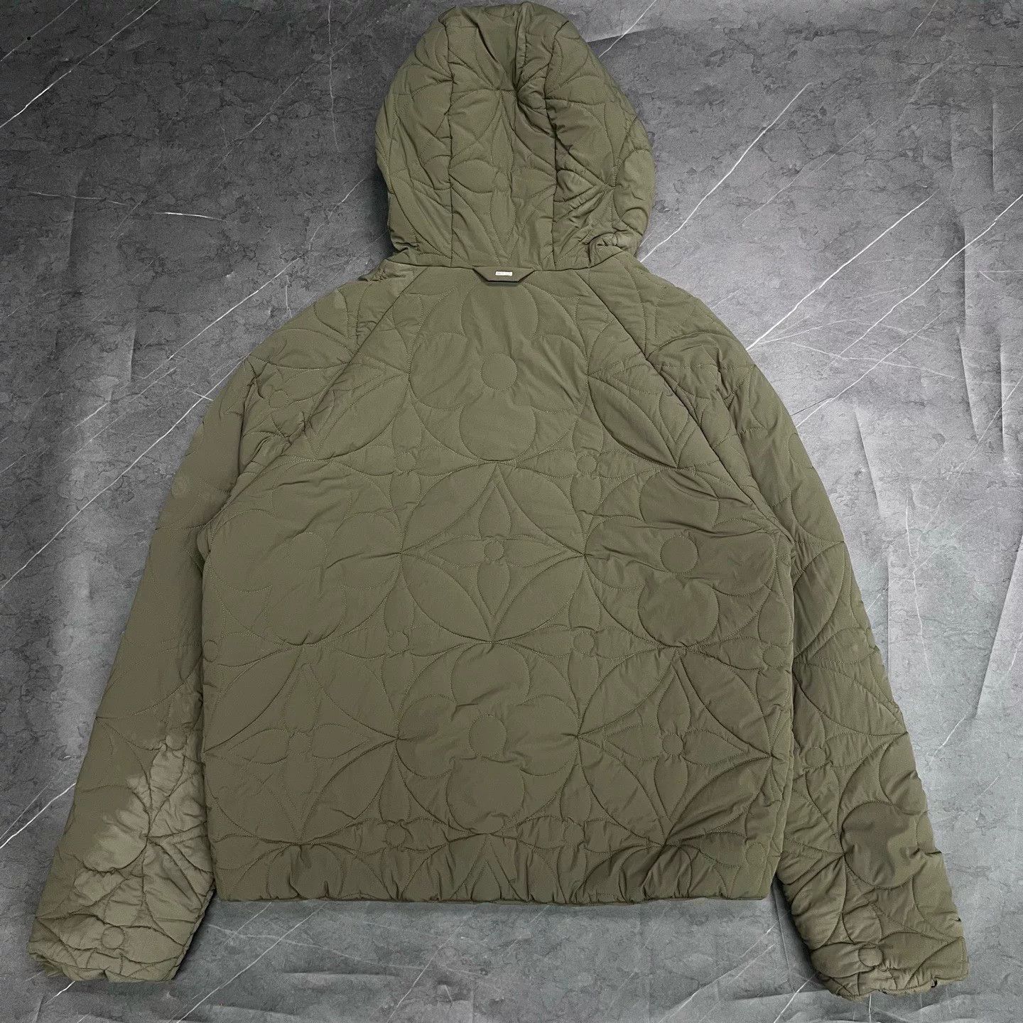 Louis Vuitton Louis Vuitton Green Heavy Coat L Men Size US L / EU 52-54 / 3 - 5 Thumbnail