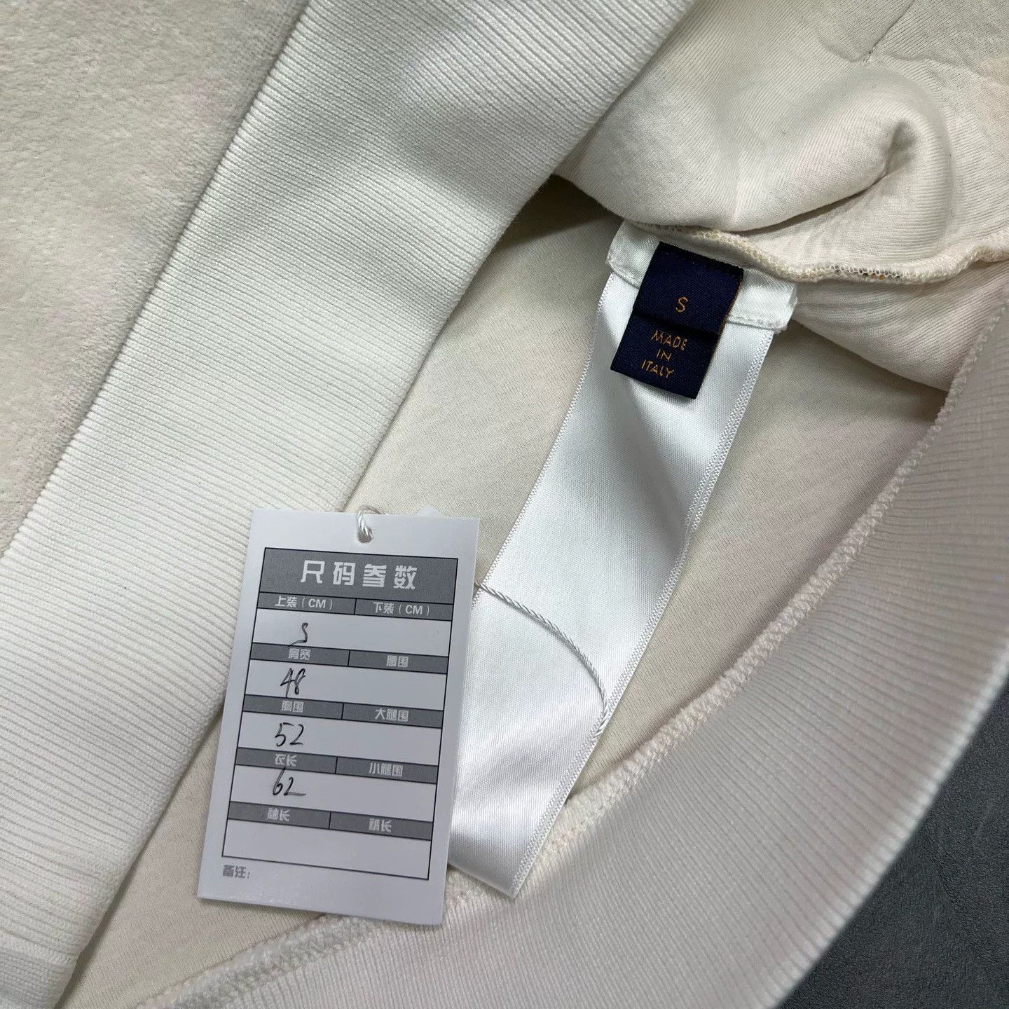 Louis Vuitton Louis Vuitton Sweater S Women Size S / US 4 / IT 40 - 4 Thumbnail