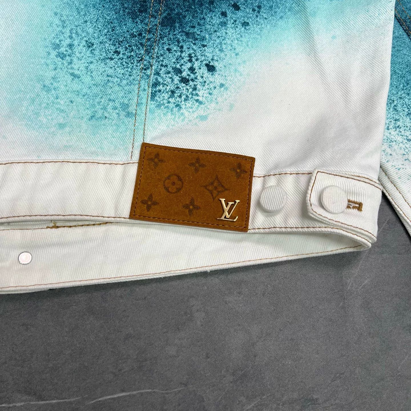 Louis Vuitton Louis Vuitton Denim Light Jacket 46 Men Size US L / EU 52-54 / 3 - 6 Thumbnail