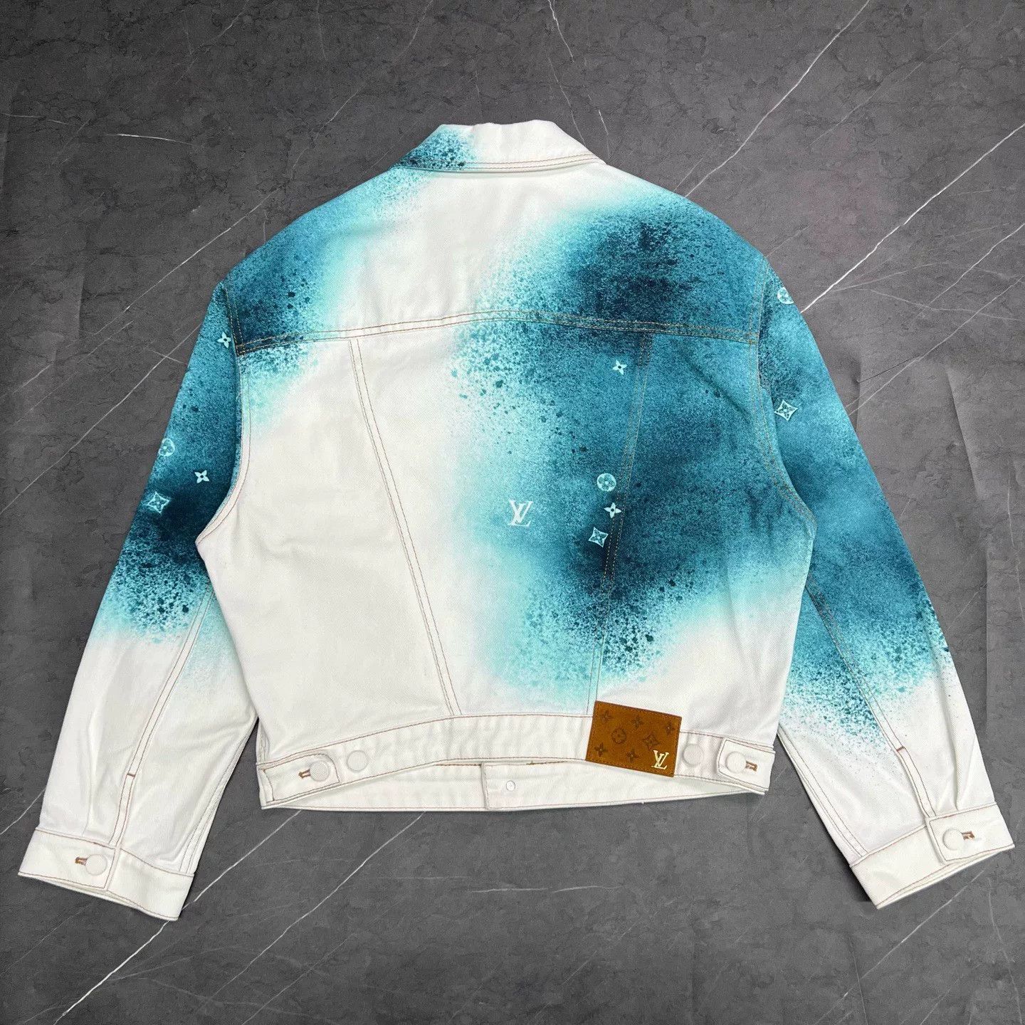 Louis Vuitton Louis Vuitton Denim Light Jacket 46 Men Size US L / EU 52-54 / 3 - 5 Thumbnail