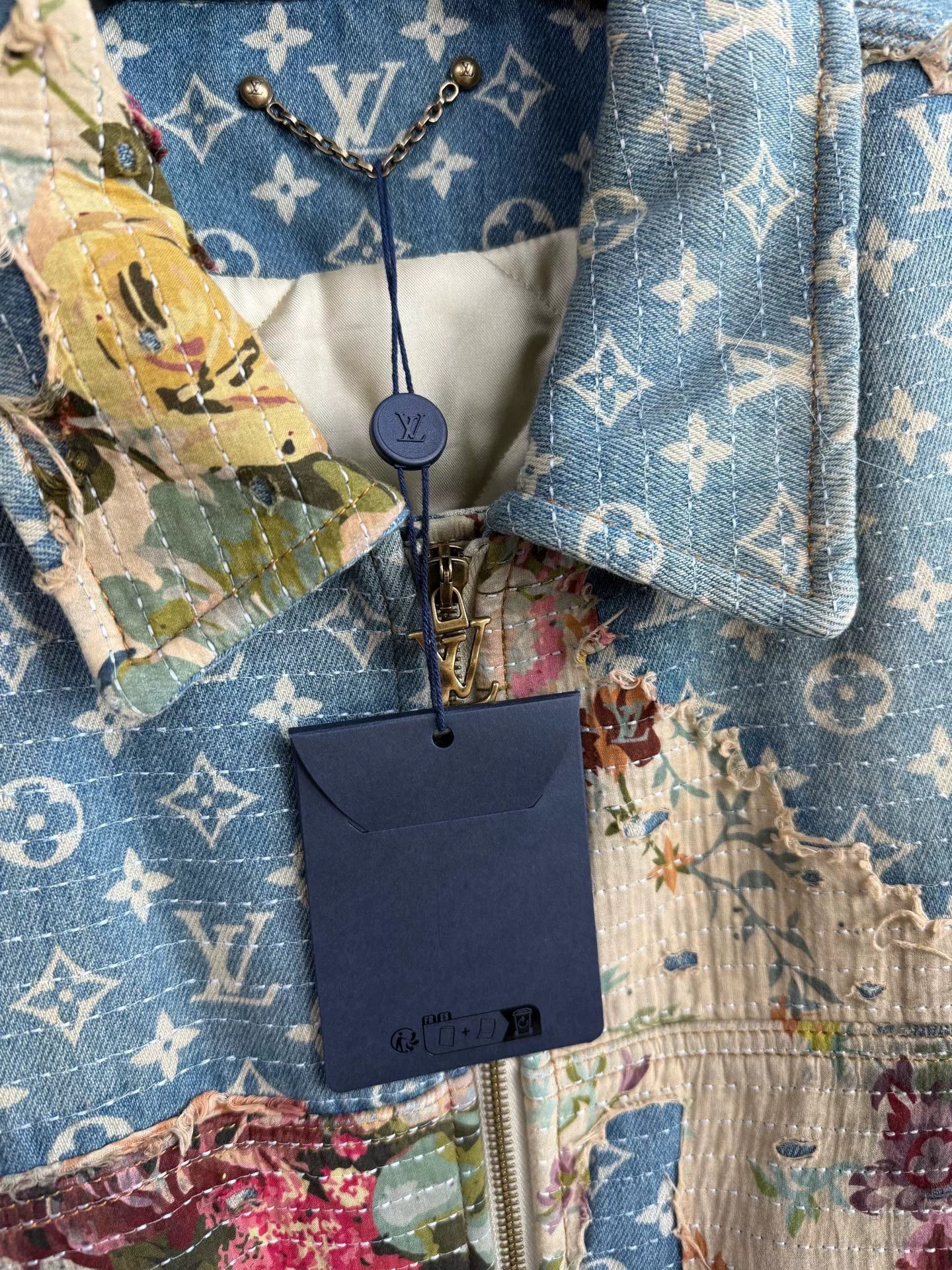 Louis Vuitton Louis Vuitton Floral Heavy Coat Men Size US M / EU 48-50 / 2 - 3 Thumbnail