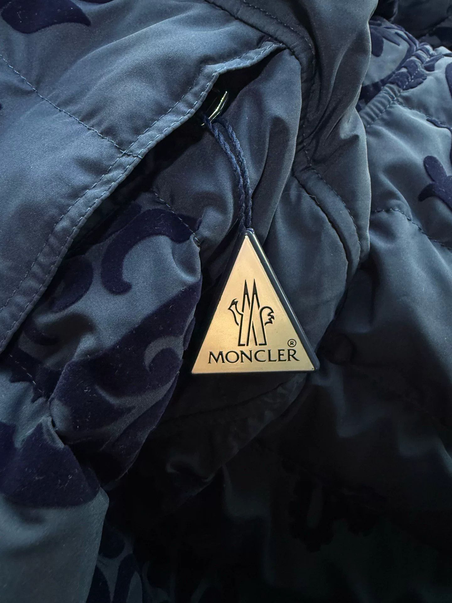 Moncler Moncler Printed Graphic Heavy Coat 23 Men Size US XS / EU 42 / 0 - 4 Thumbnail
