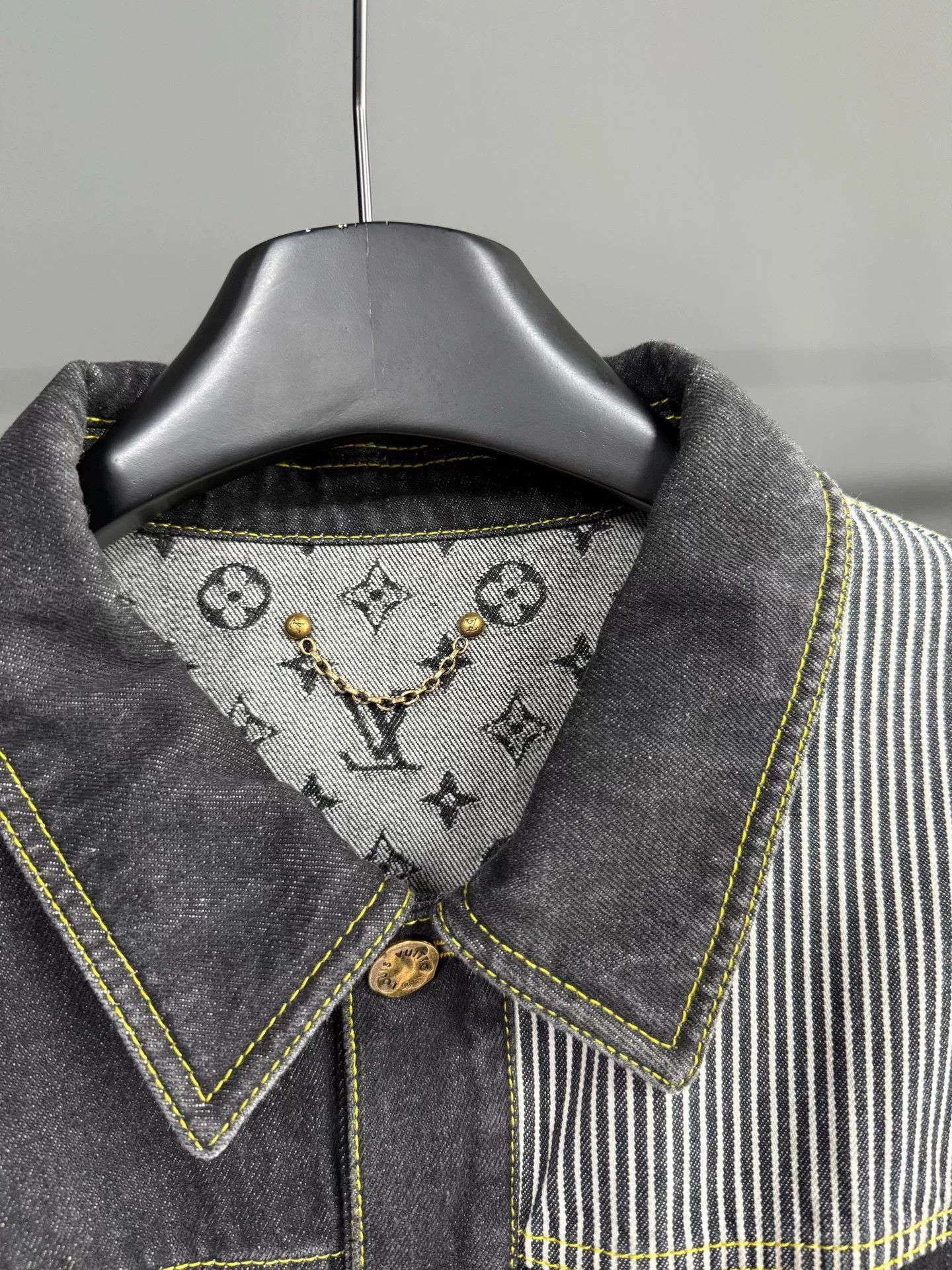 Louis Vuitton Louis Vuitton Collab Gray Light Jacket Men Size US M / EU 48-50 / 2 - 3 Thumbnail