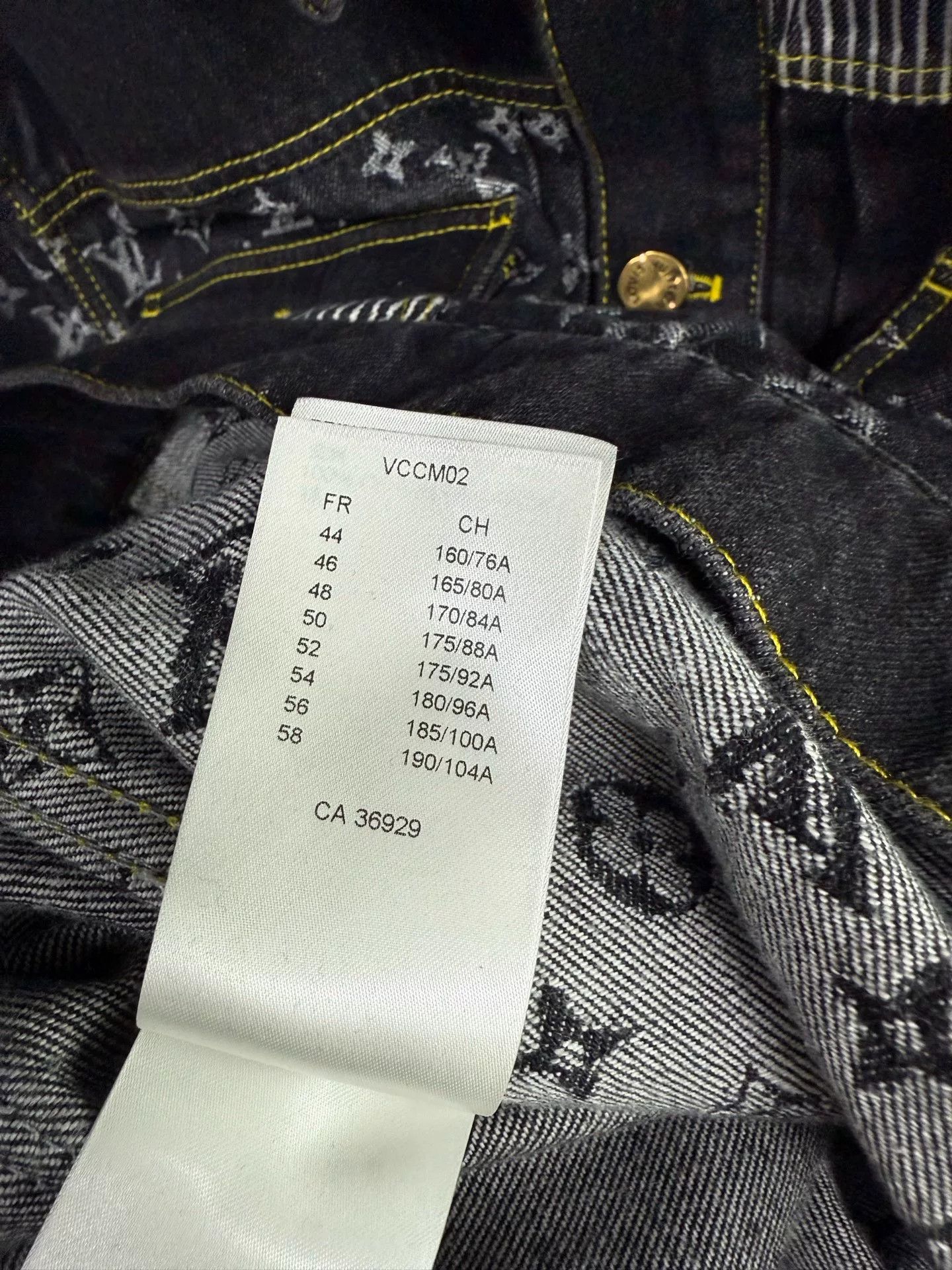 Louis Vuitton Louis Vuitton Collab Gray Light Jacket Men Size US M / EU 48-50 / 2 - 5 Thumbnail