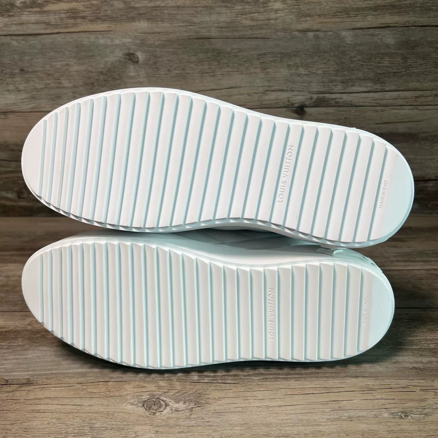 Louis Vuitton Louis Vuitton White Lowtop Sneakers 38 Women Size US 7.5 / IT 37.5 - 6 Thumbnail