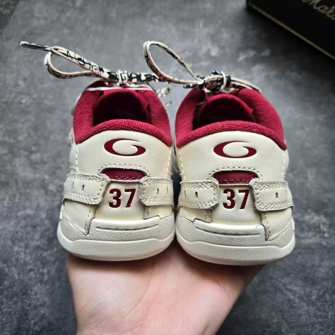Balenciaga Balenciaga Distressed Red Lowtop Sneakers 37 Women Size US 6.5 / IT 36.5 - 6 Thumbnail