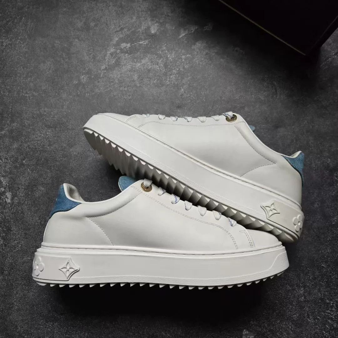 Louis Vuitton Louis Vuitton Blue Lowtop Sneakers 36 Women Size US 6 / IT 36 - 2 Thumbnail