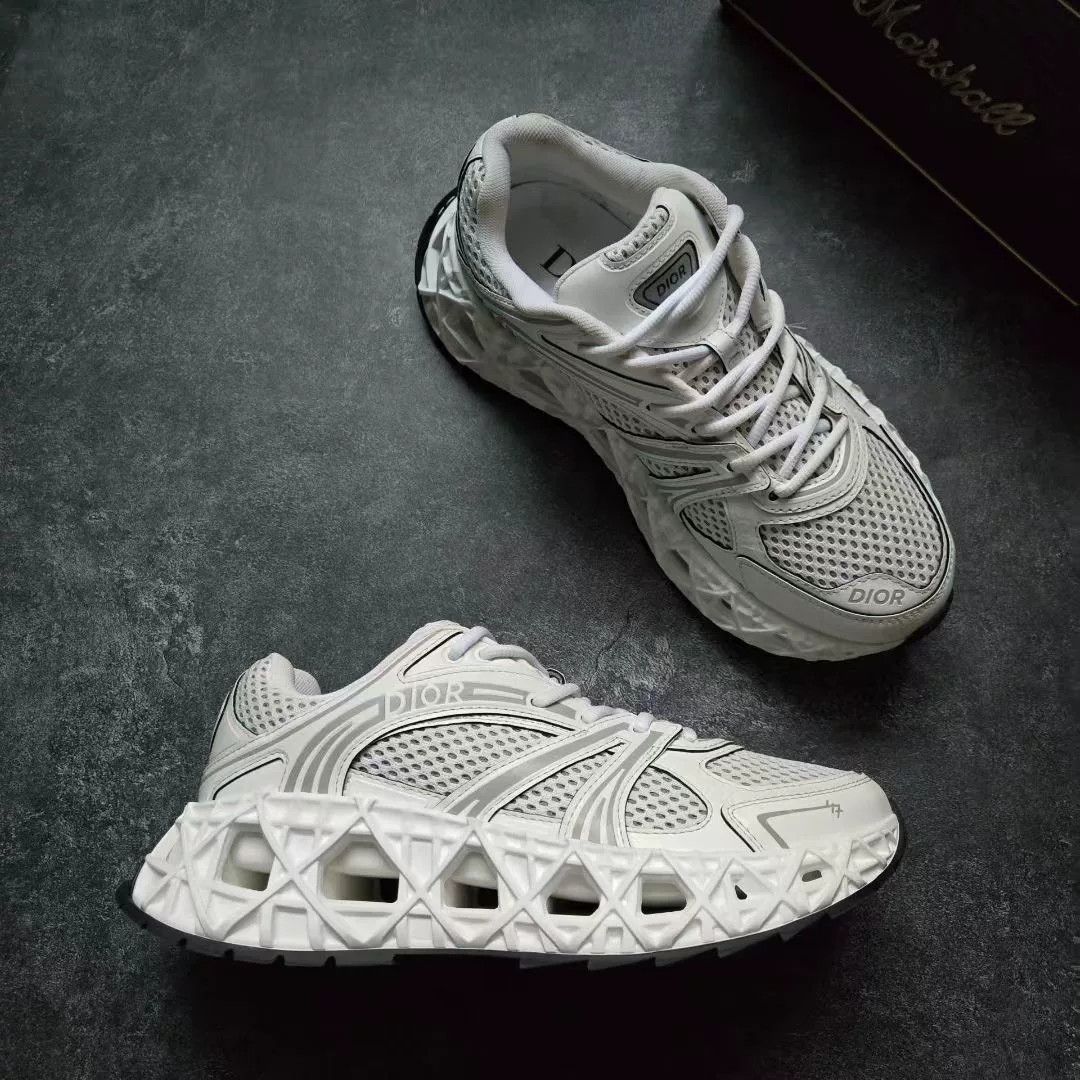 Dior Dior White Lowtop Sneakers 35 Women Size US 5 / IT 35 - 5 Thumbnail
