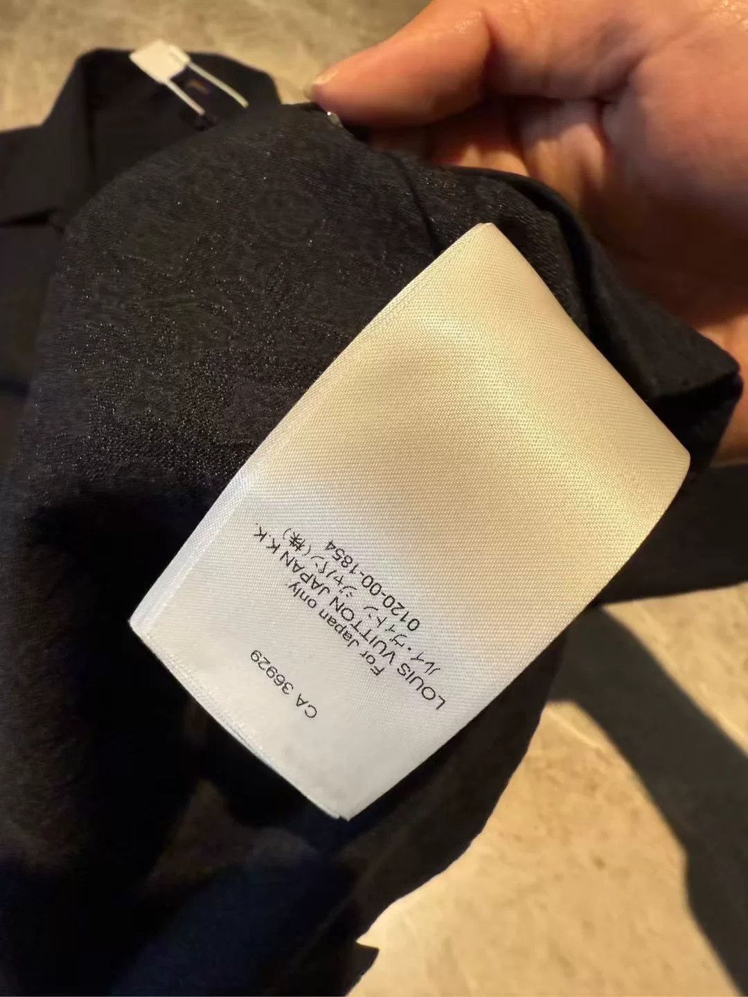 Louis Vuitton Louis Vuitton Black Shirt M Men Size US M / EU 48-50 / 2 - 6 Thumbnail