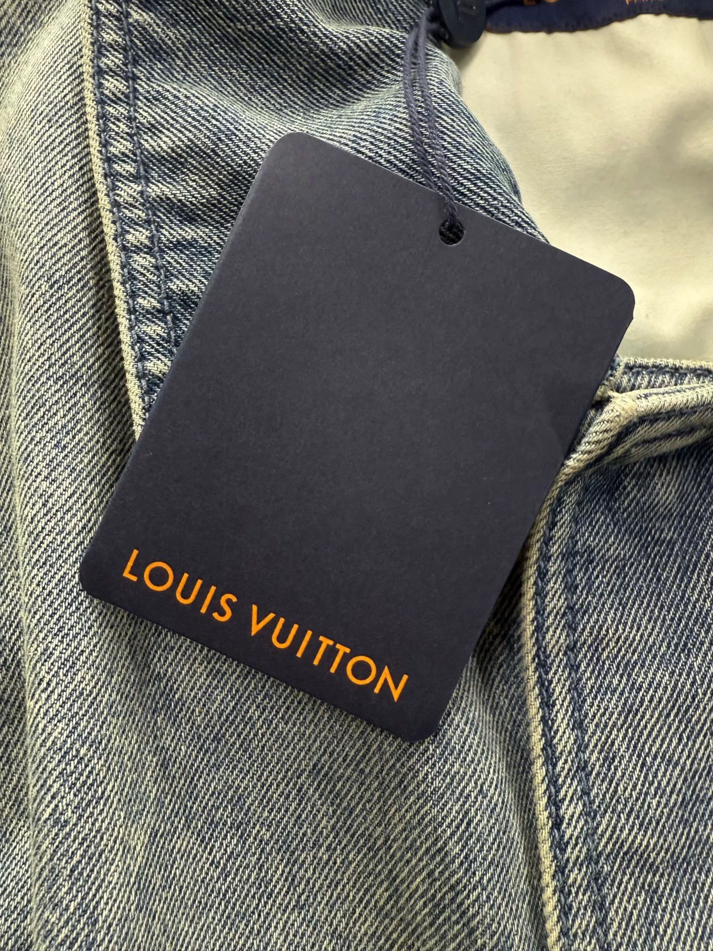 Louis Vuitton Louis Vuitton Denim Blue Shirt L Men Size US L / EU 52-54 / 3 - 4 Thumbnail