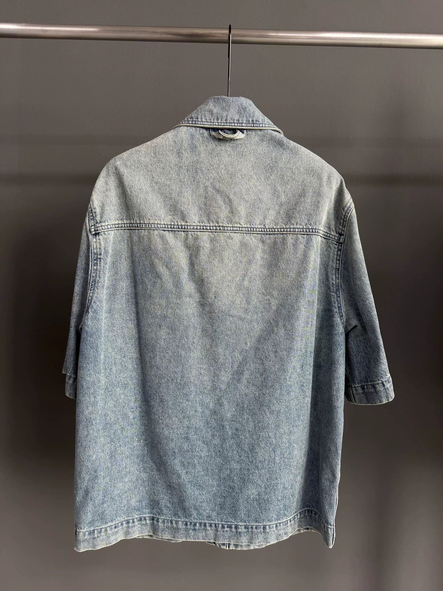 Louis Vuitton Louis Vuitton Denim Blue Shirt L Men Size US L / EU 52-54 / 3 - 2 Thumbnail