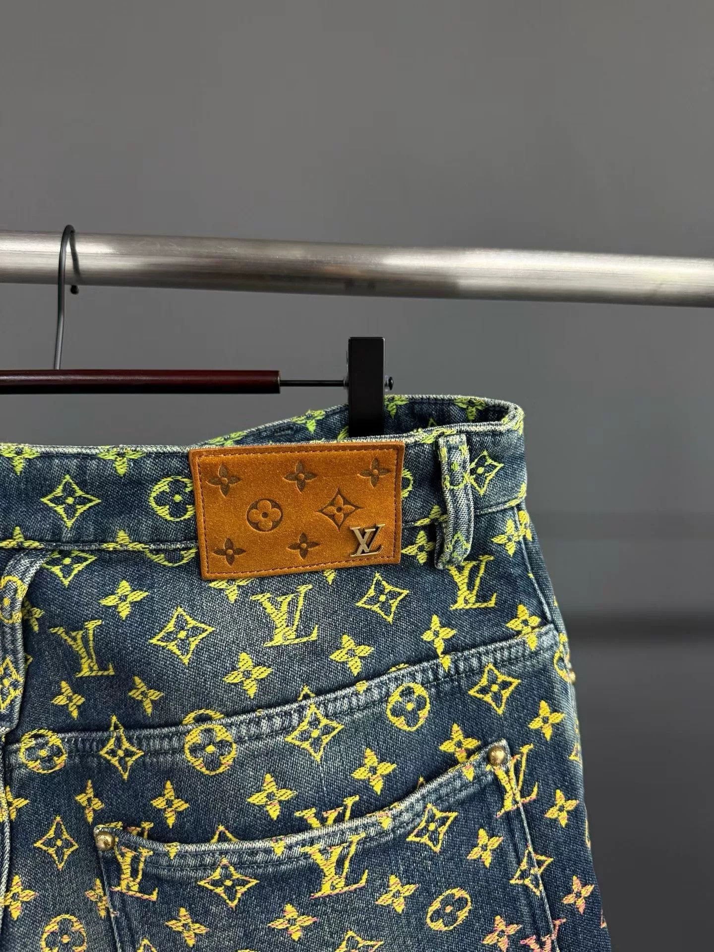 Louis Vuitton Louis Vuitton Denim Gradient Multi Denim Jeans 33 Men Size US 33 - 4 Thumbnail