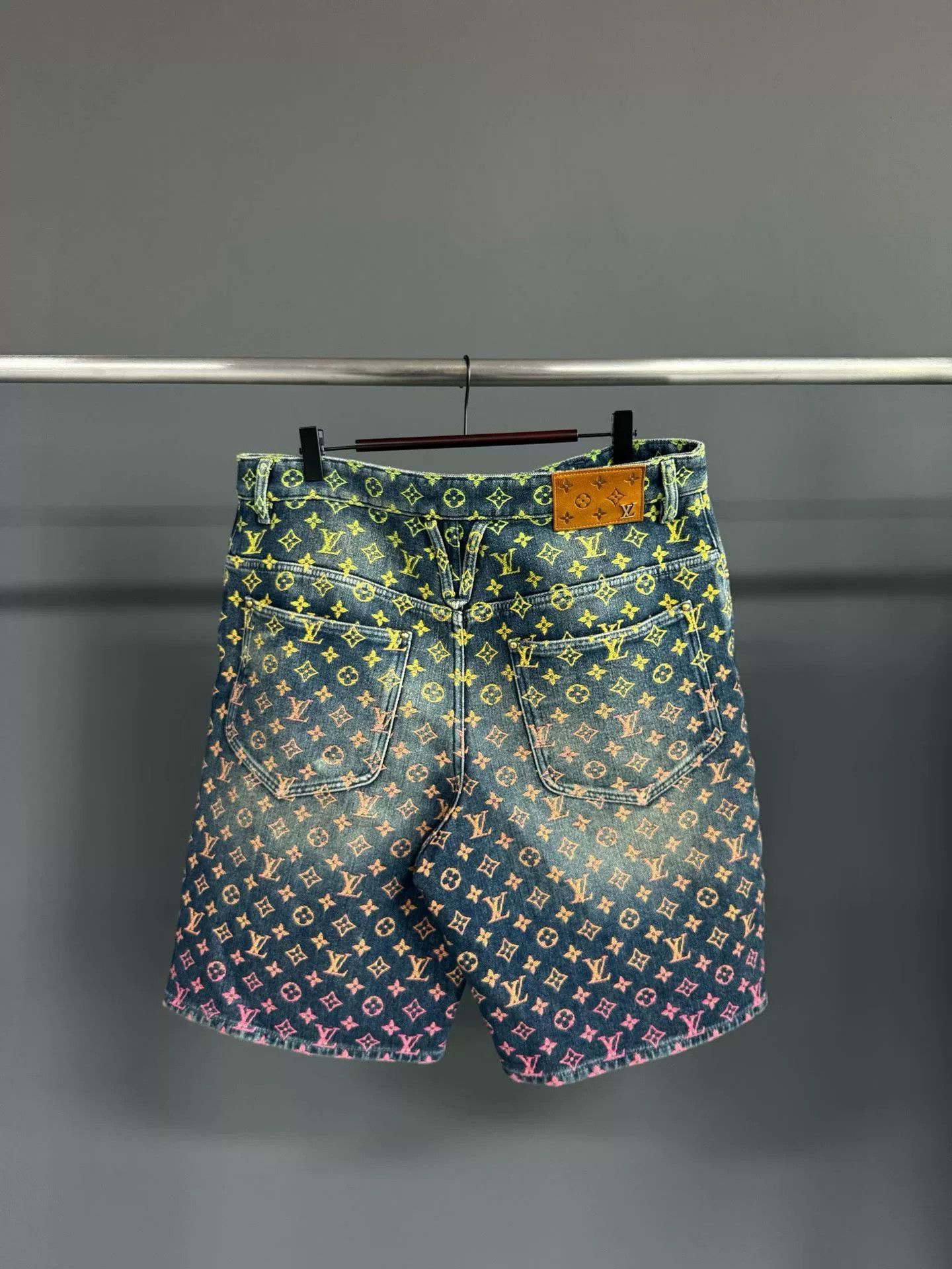 Louis Vuitton Louis Vuitton Denim Gradient Multi Denim Jeans 33 Men Size US 33 - 2 Thumbnail
