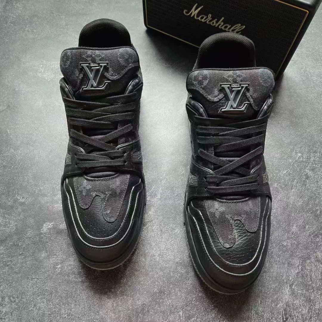 Louis Vuitton Louis Vuitton Training Gray Lowtop Sneakers 9.5 Men Size US 9.5 / EU 42-43 - 3 Thumbnail