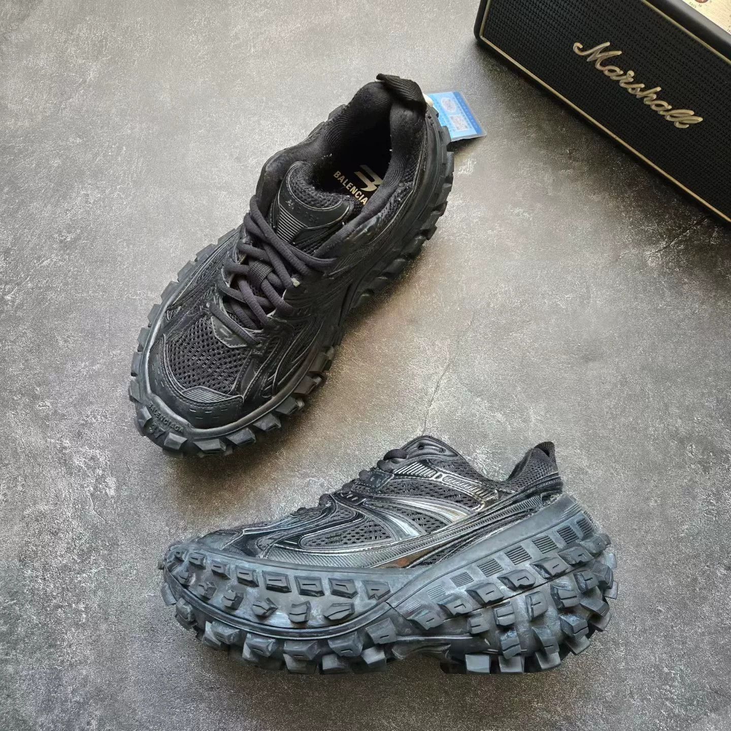 Balenciaga Balenciaga Black Lowtop Sneakers 37 Women Size US 6.5 / IT 36.5 - 4 Thumbnail