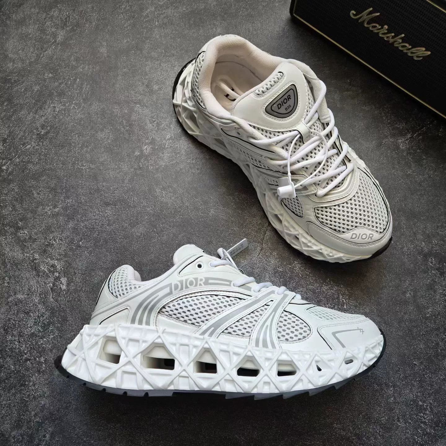 Dior Dior White Lowtop Sneakers 35 Men Size US 5 / EU 37 - 5 Thumbnail