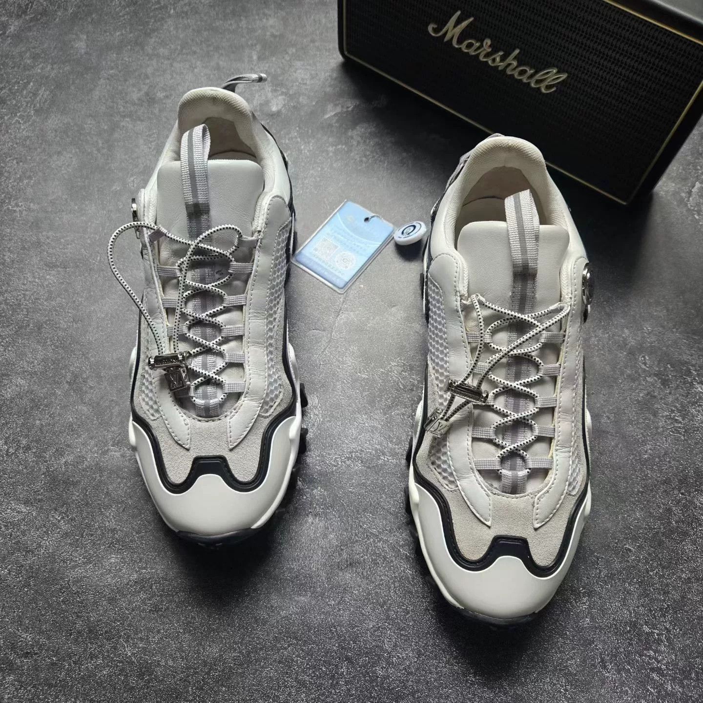 Louis Vuitton Louis Vuitton Black Lowtop Sneakers 36 Women Size US 6 / IT 36 - 3 Thumbnail